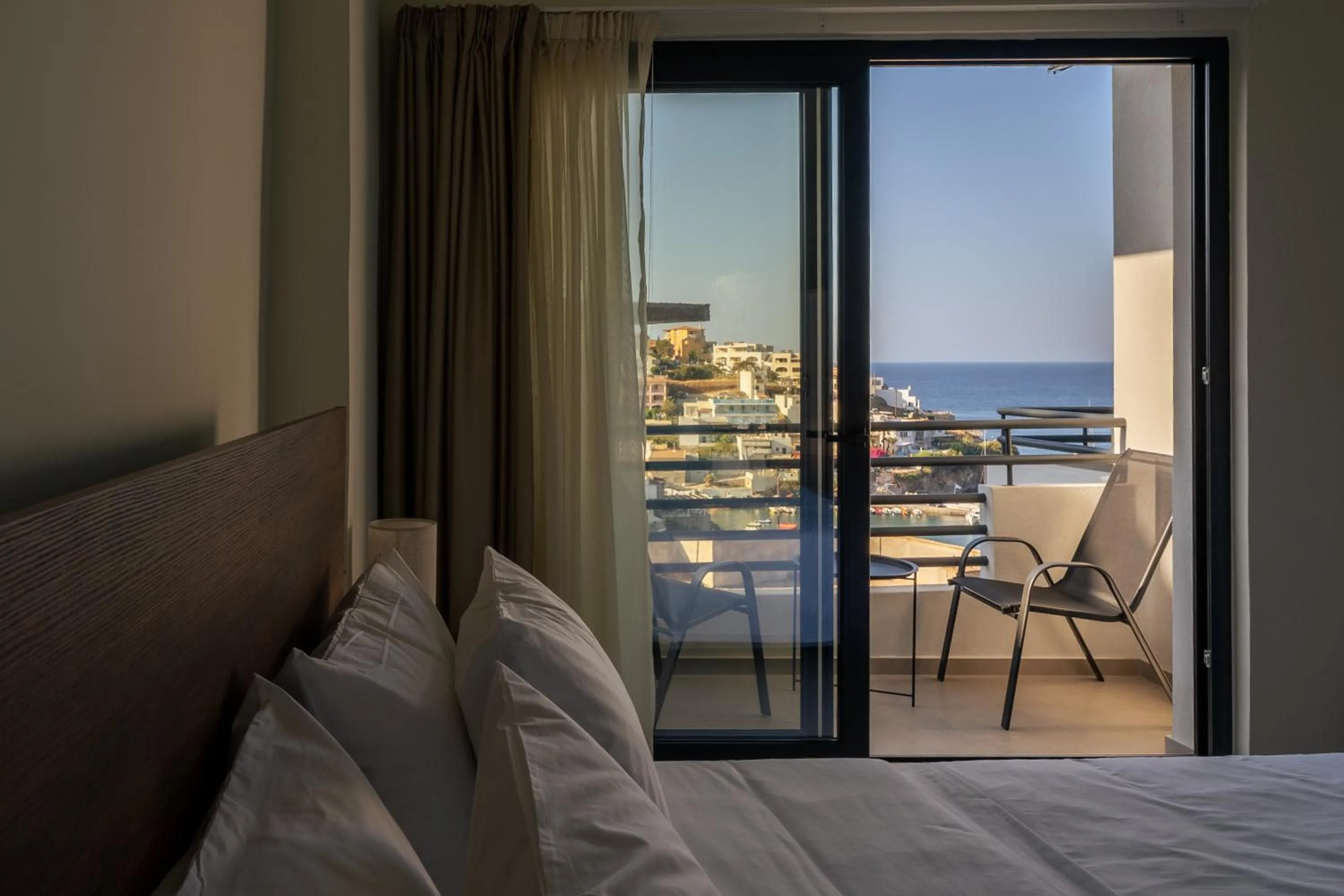 Bed in Trinity Suites "by Checkin"