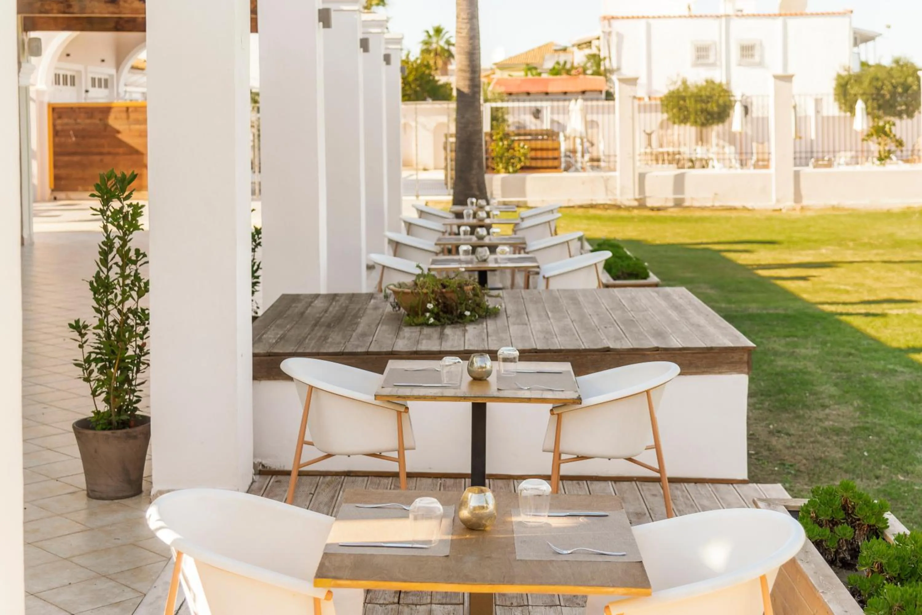 Restaurant/places to eat in Ionian Blue Beach Hotel - Adults Friendly