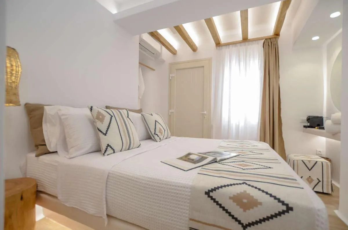 Bedroom, Bed in Villa Adriana Hotel