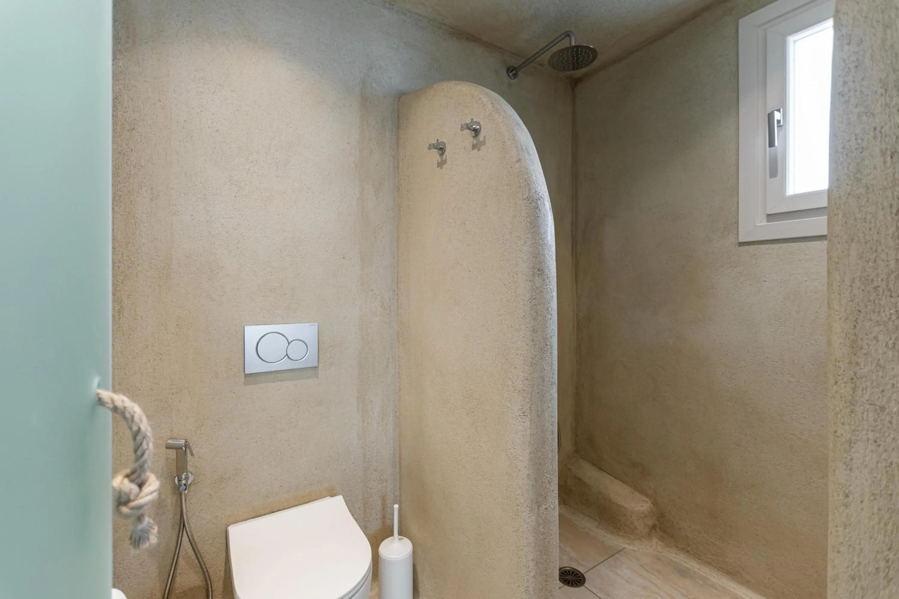 Shower in Villa Adriana Hotel