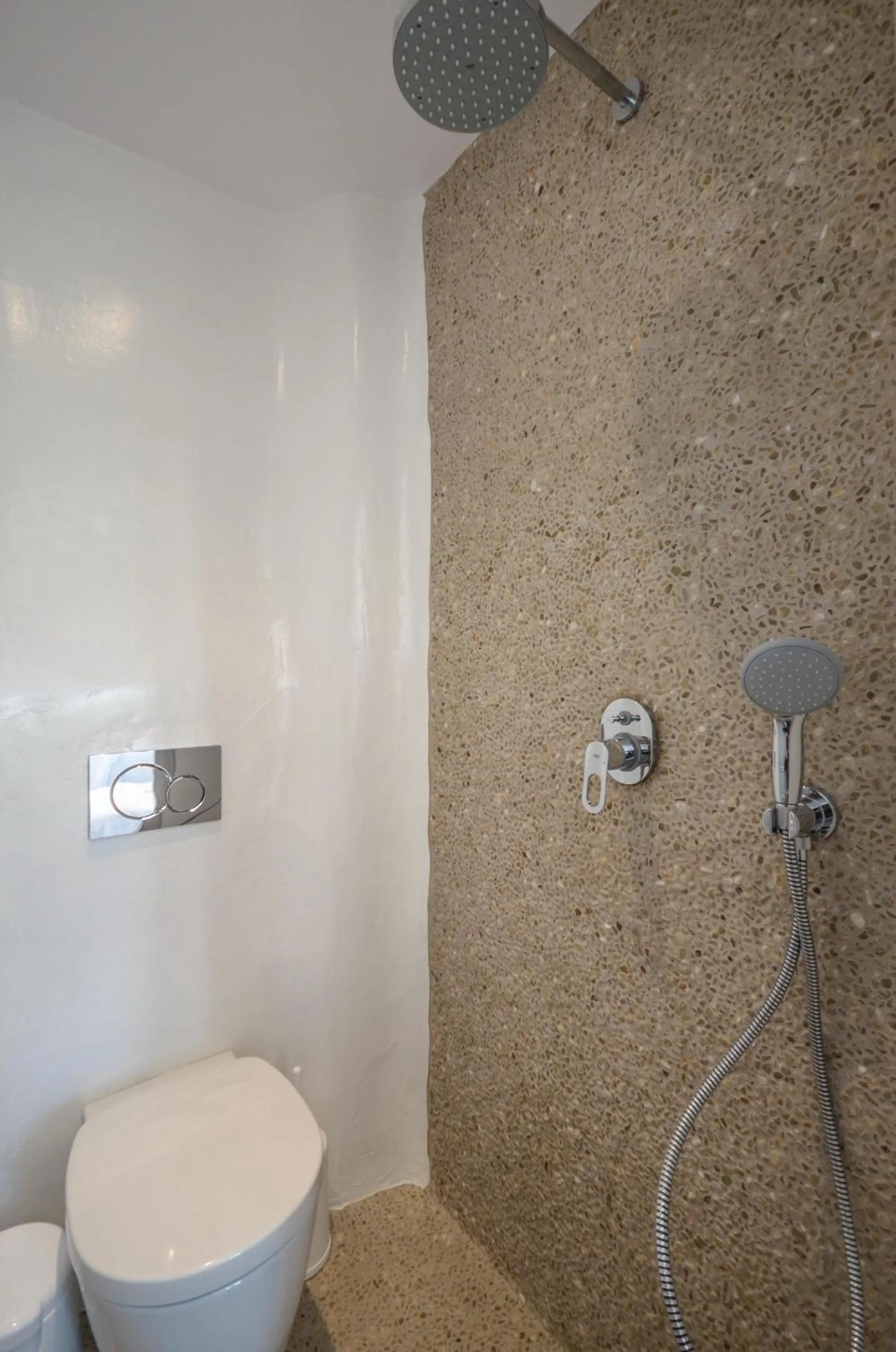 Shower in Villa Adriana Hotel