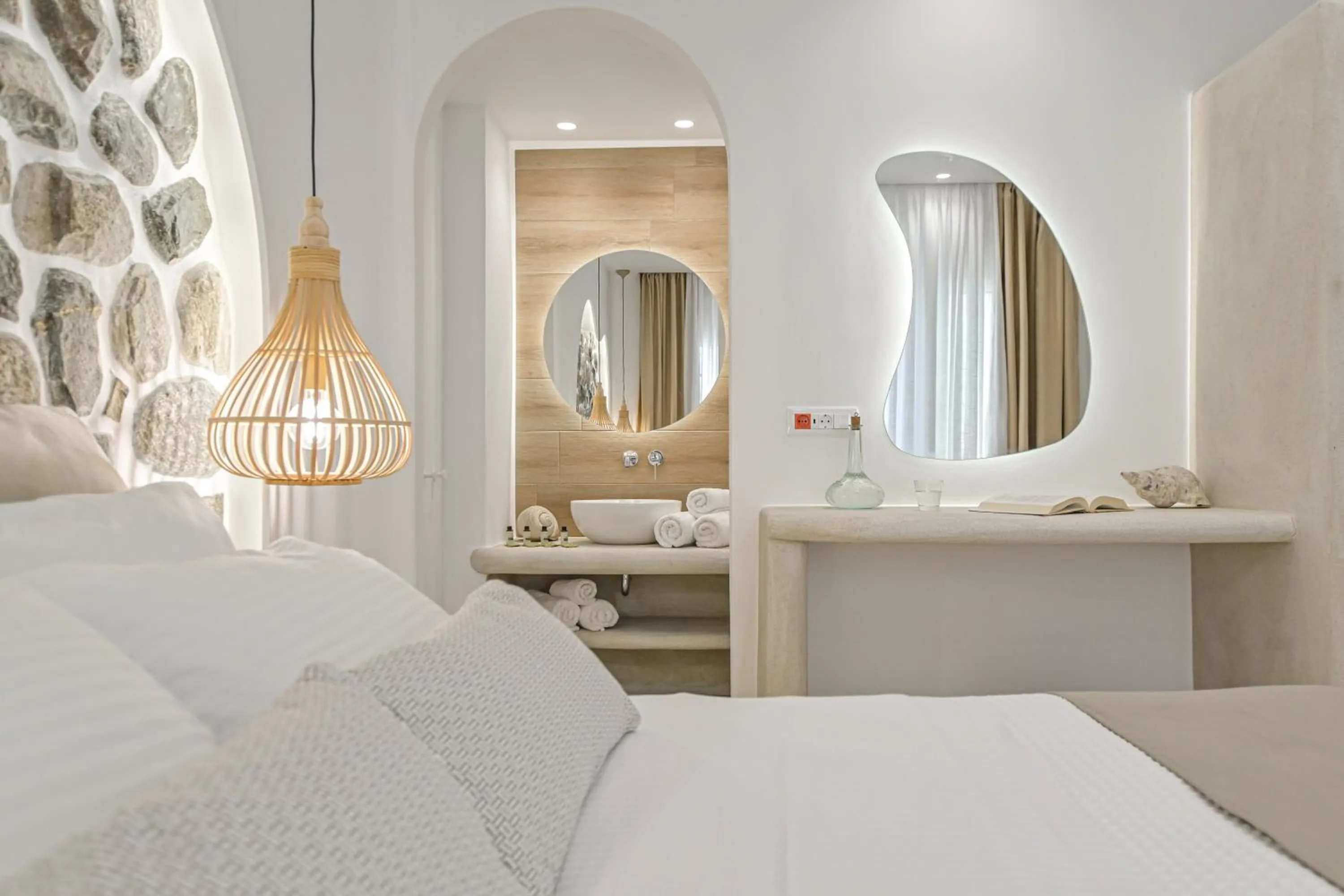 Bedroom, Bed in Villa Adriana Hotel