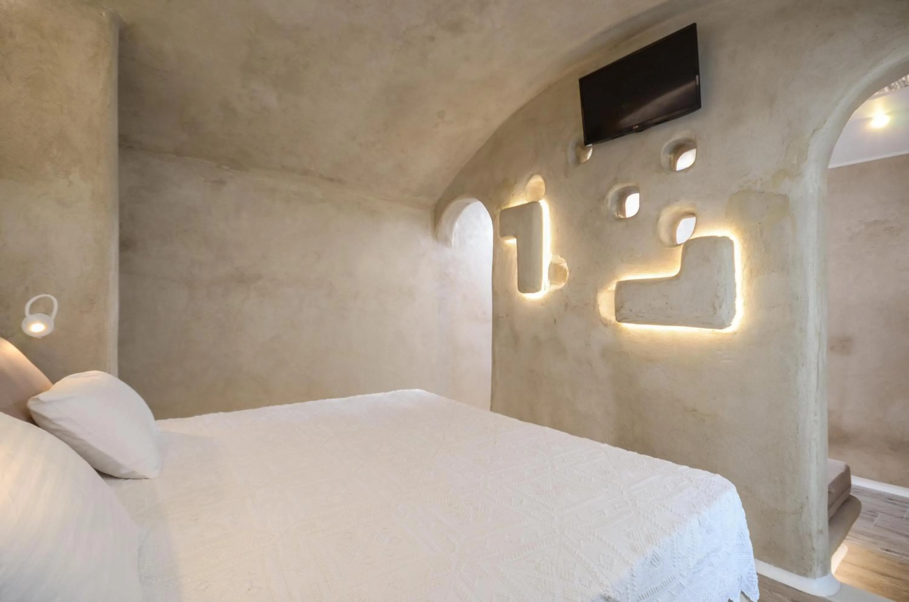 Bedroom, Bed in Villa Adriana Hotel