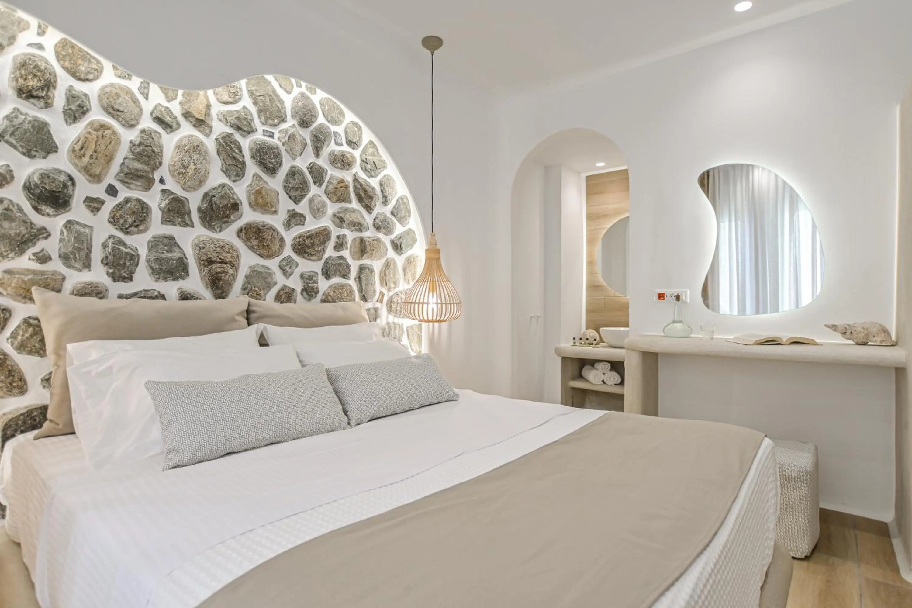 Bed in Villa Adriana Hotel