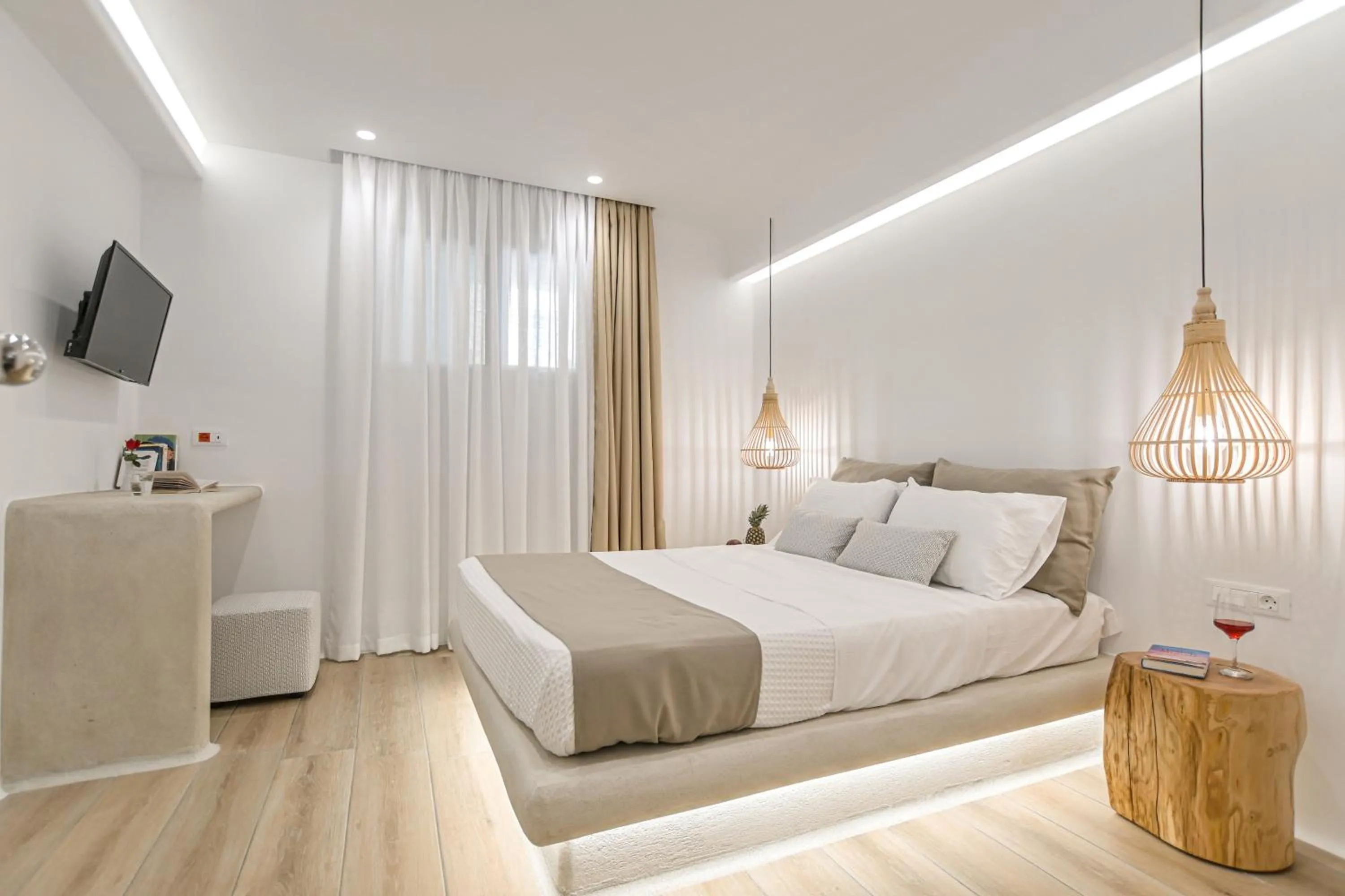 Bed in Villa Adriana Hotel