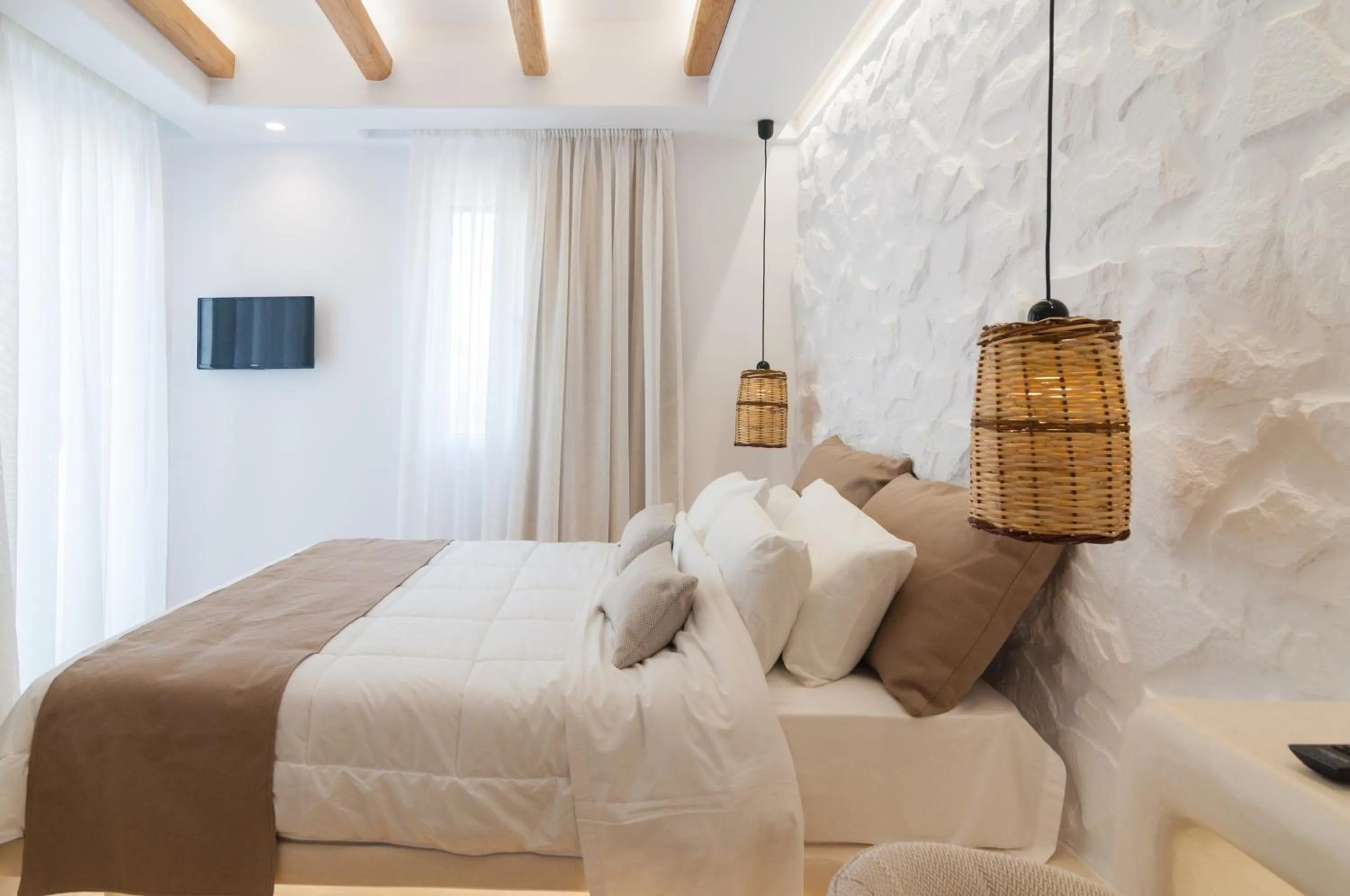 Bed in Villa Adriana Hotel