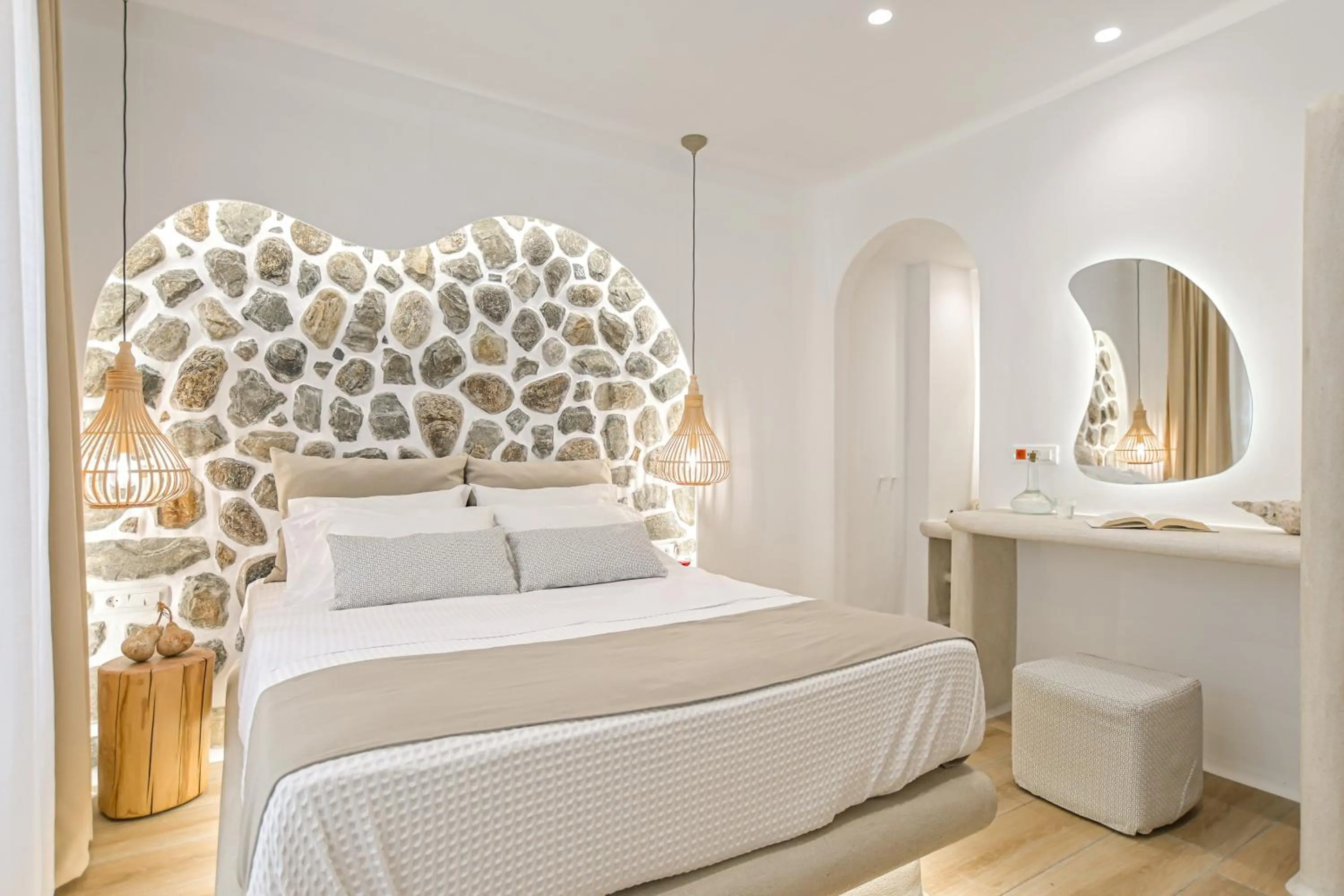 Bed in Villa Adriana Hotel