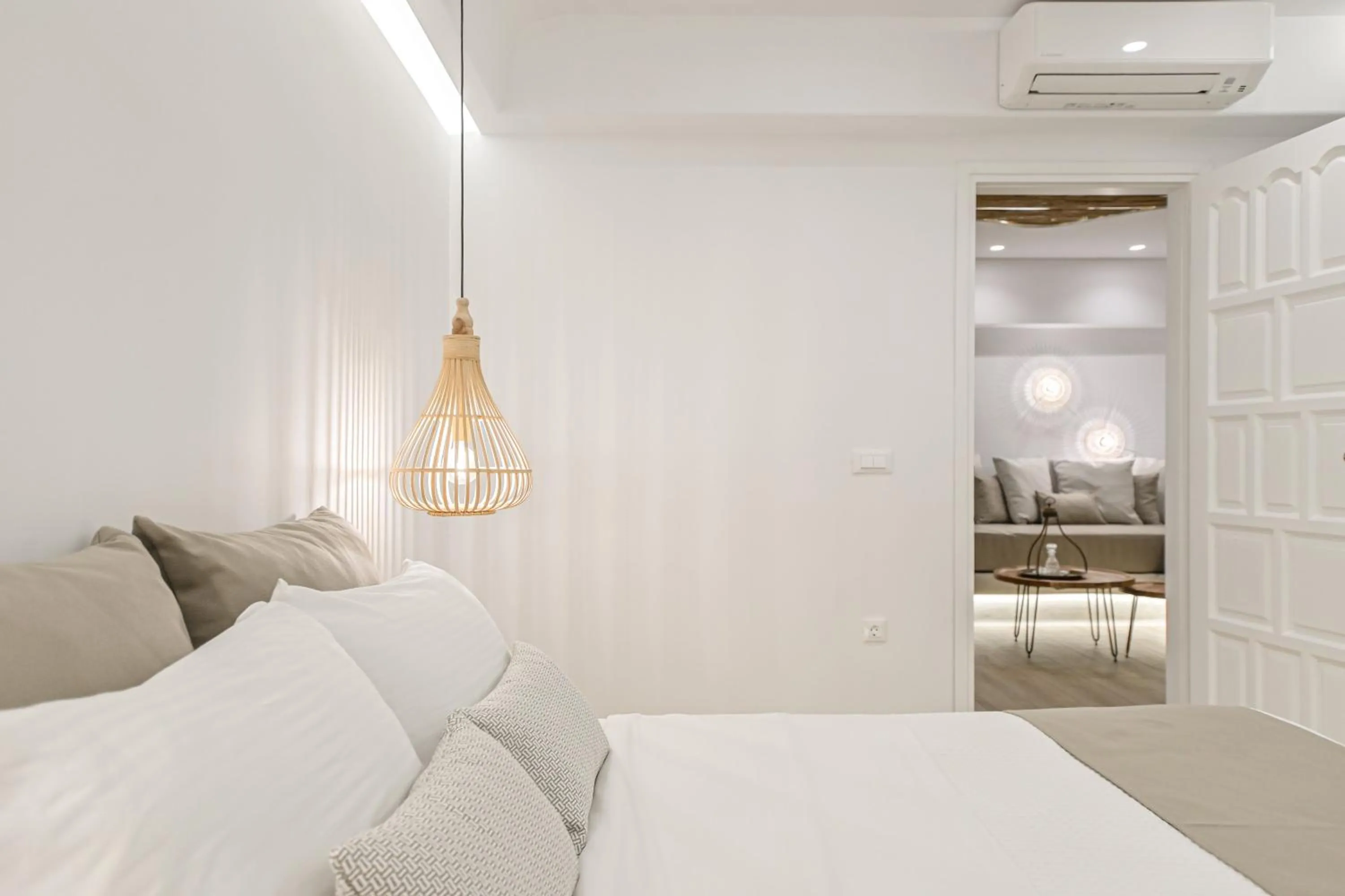 Bed in Villa Adriana Hotel