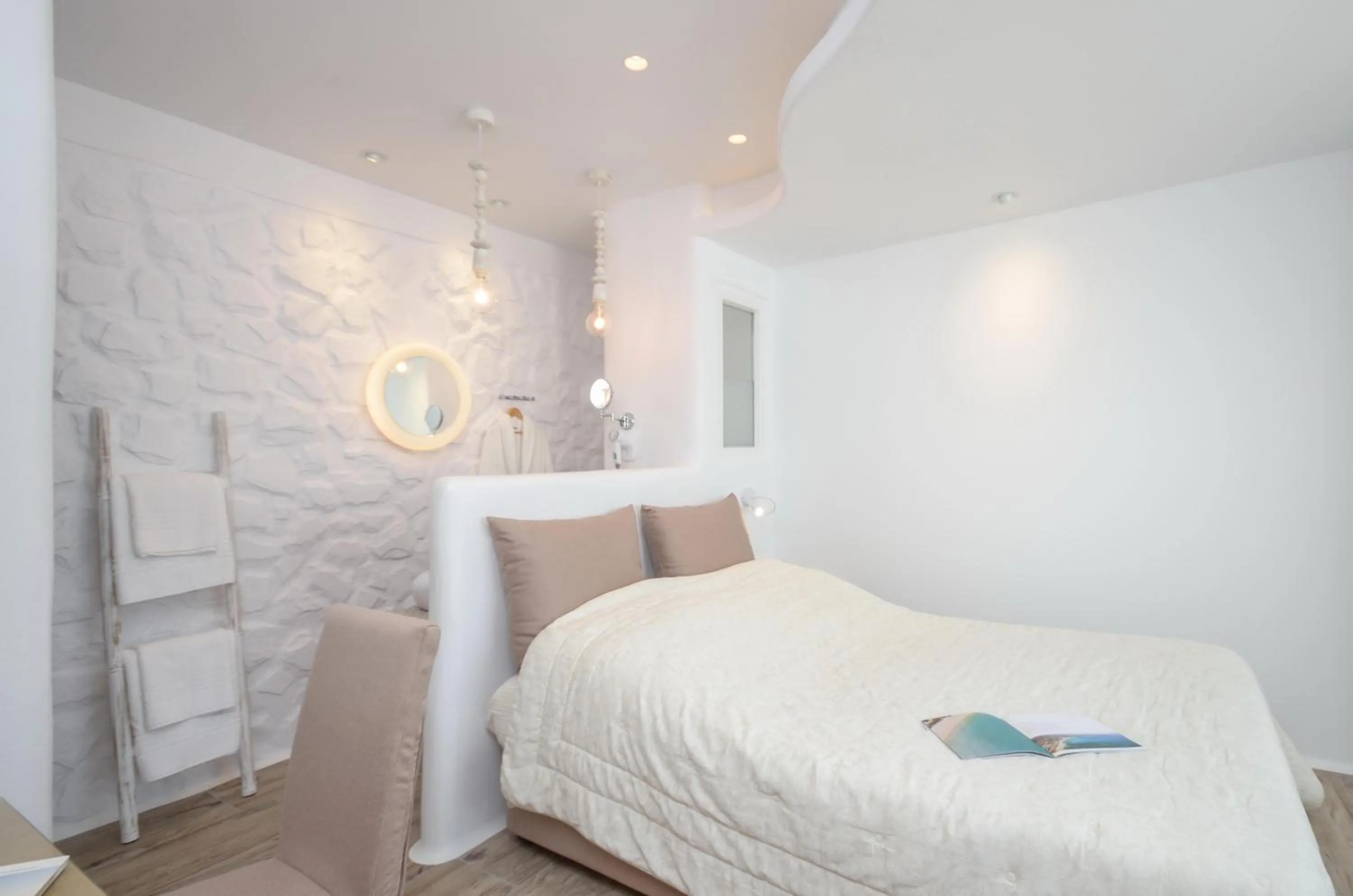 Bedroom, Bed in Villa Adriana Hotel