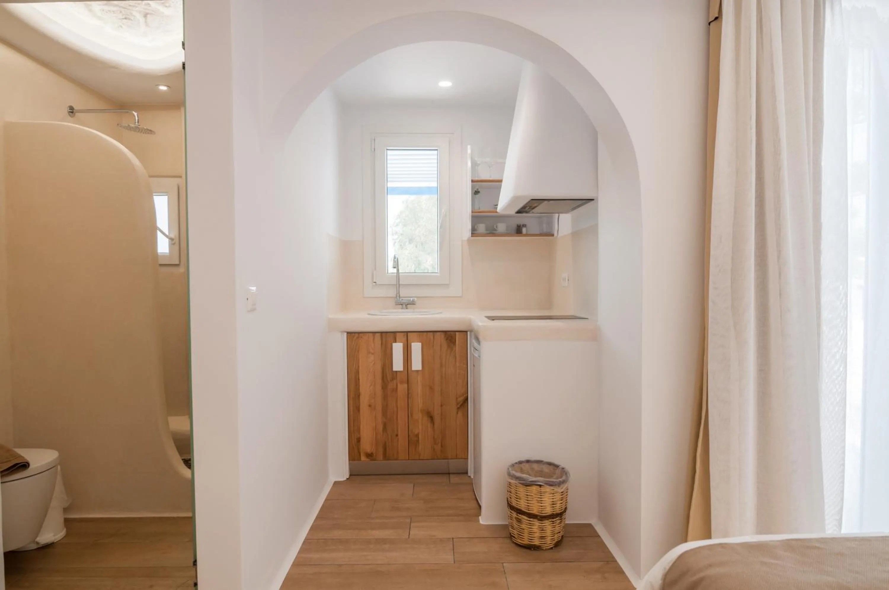 Kitchen or kitchenette in Villa Adriana Hotel