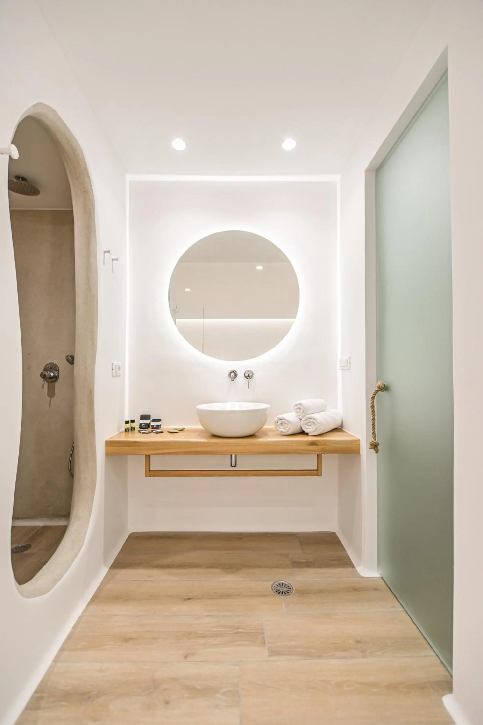 Shower in Villa Adriana Hotel