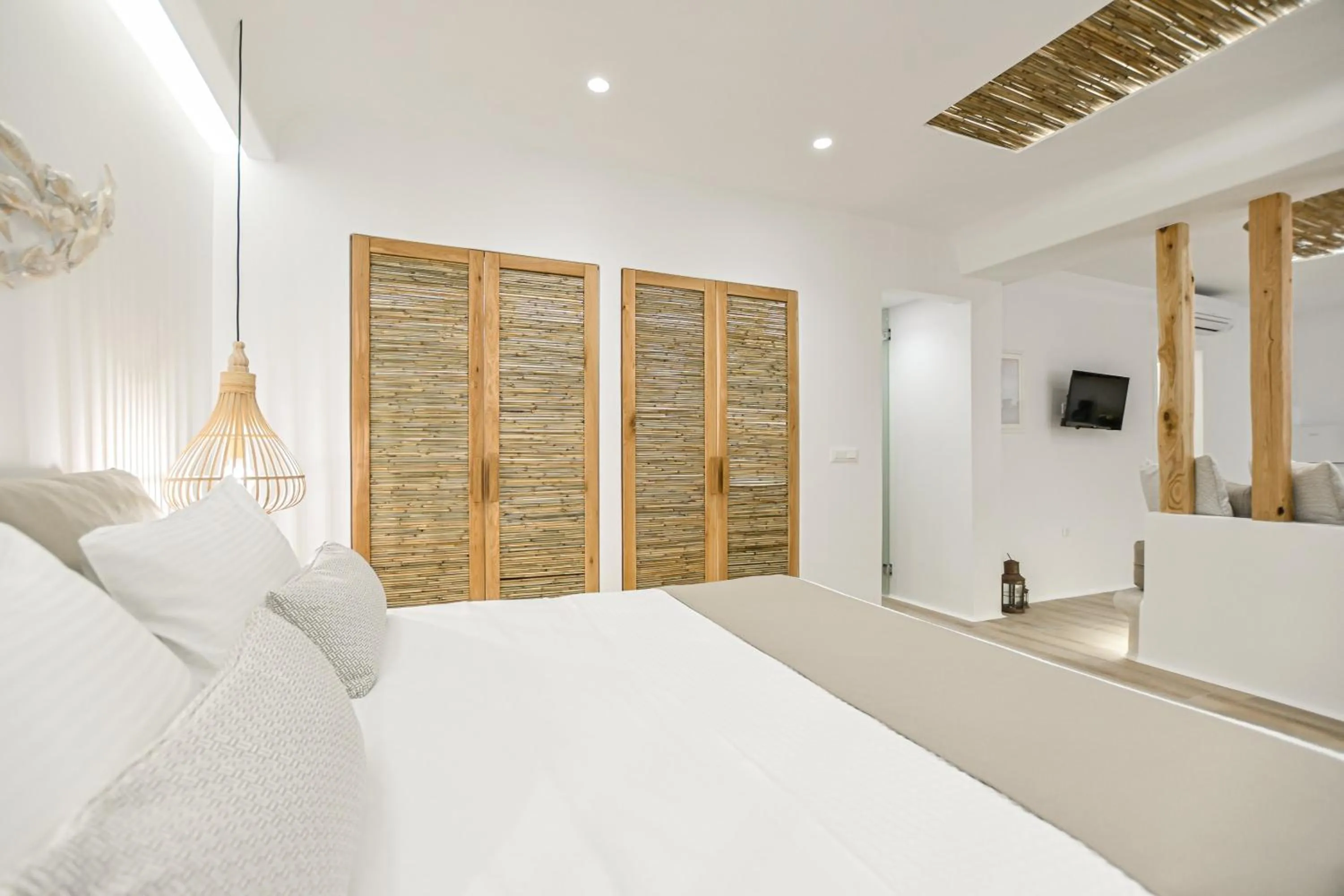 Bed in Villa Adriana Hotel