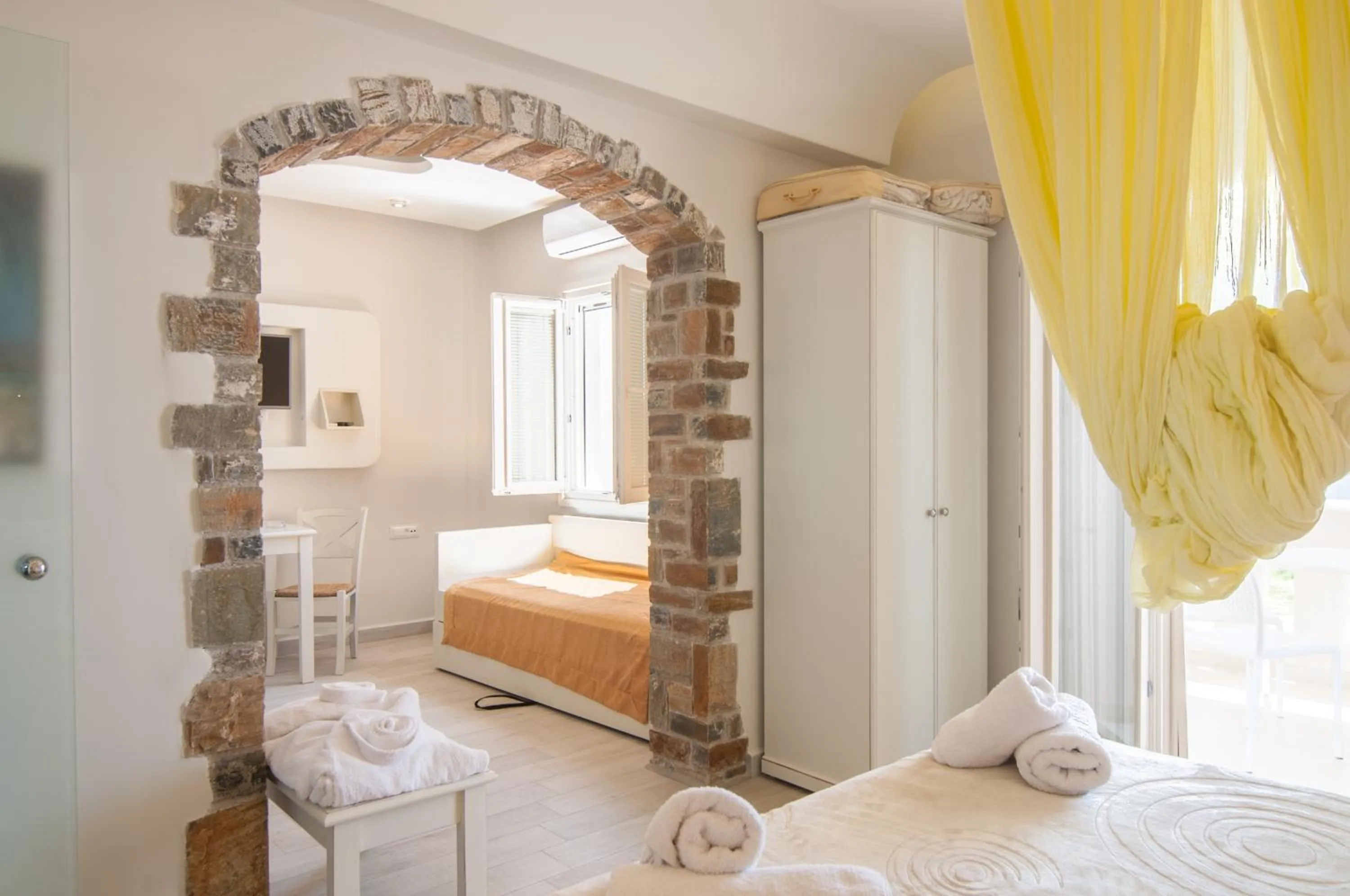 Bedroom, Bed in Villa Adriana Hotel