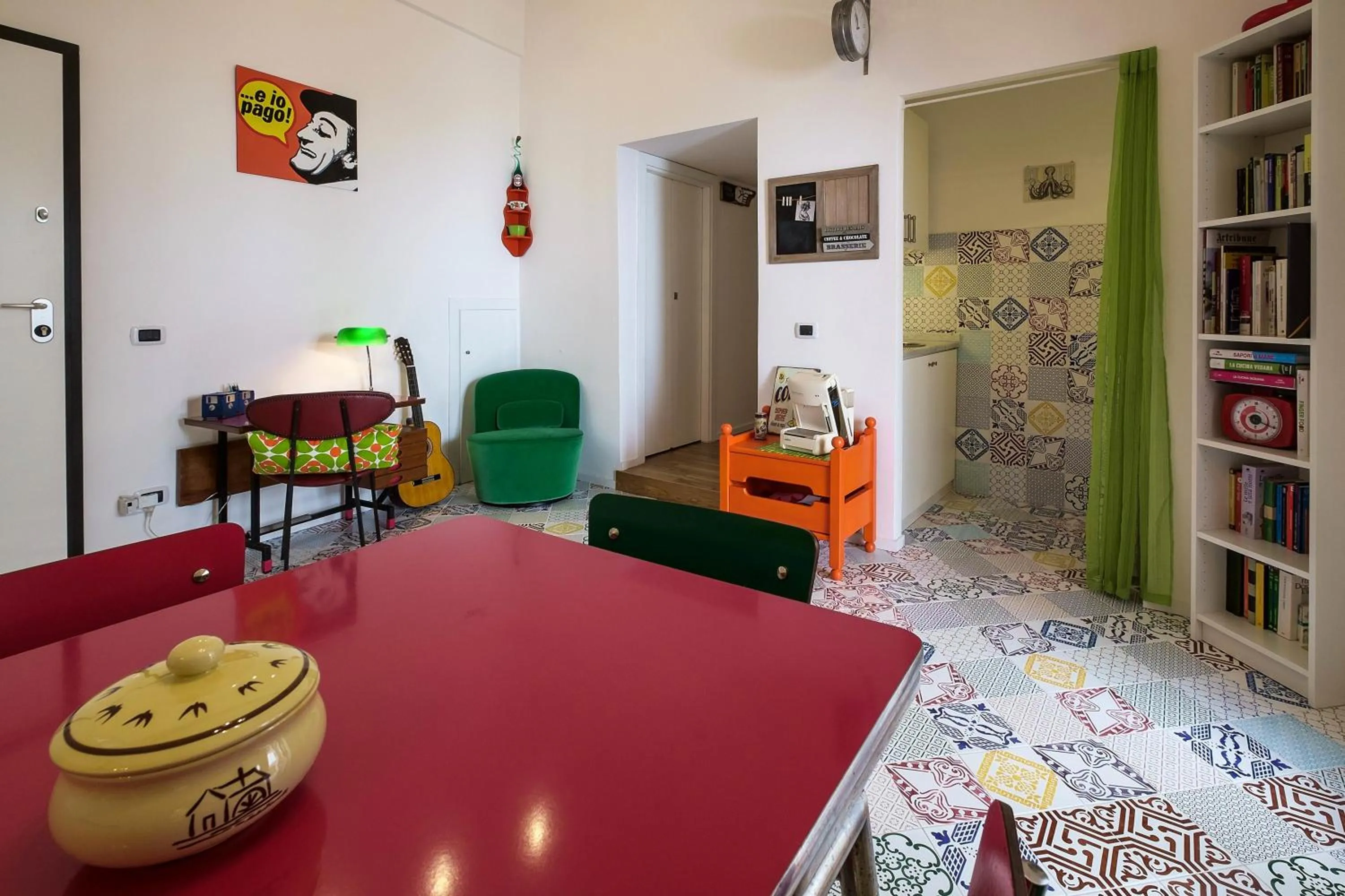 Communal lounge/ TV room in MAD Bed & Breakfast