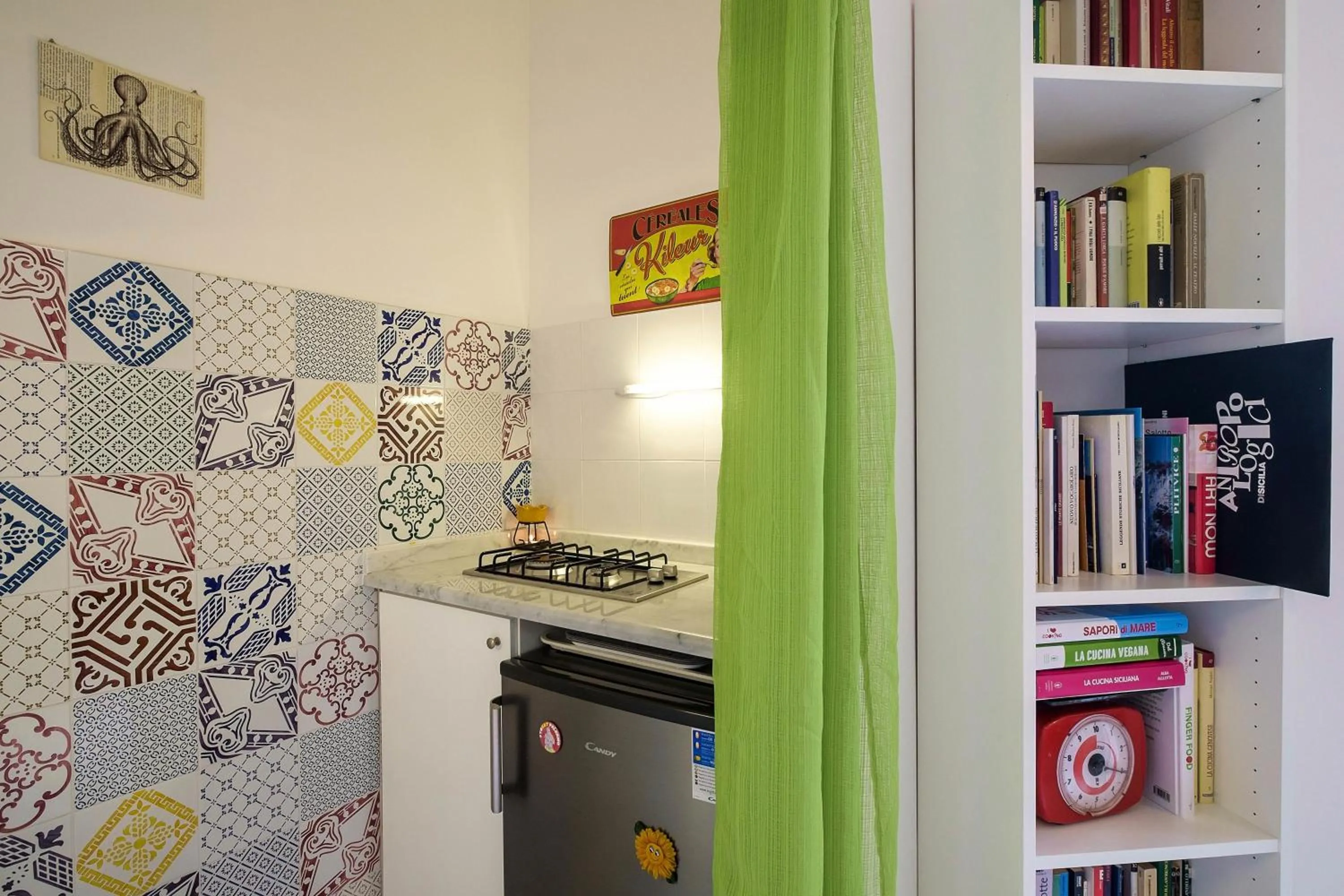 Restaurant/places to eat in MAD Bed & Breakfast