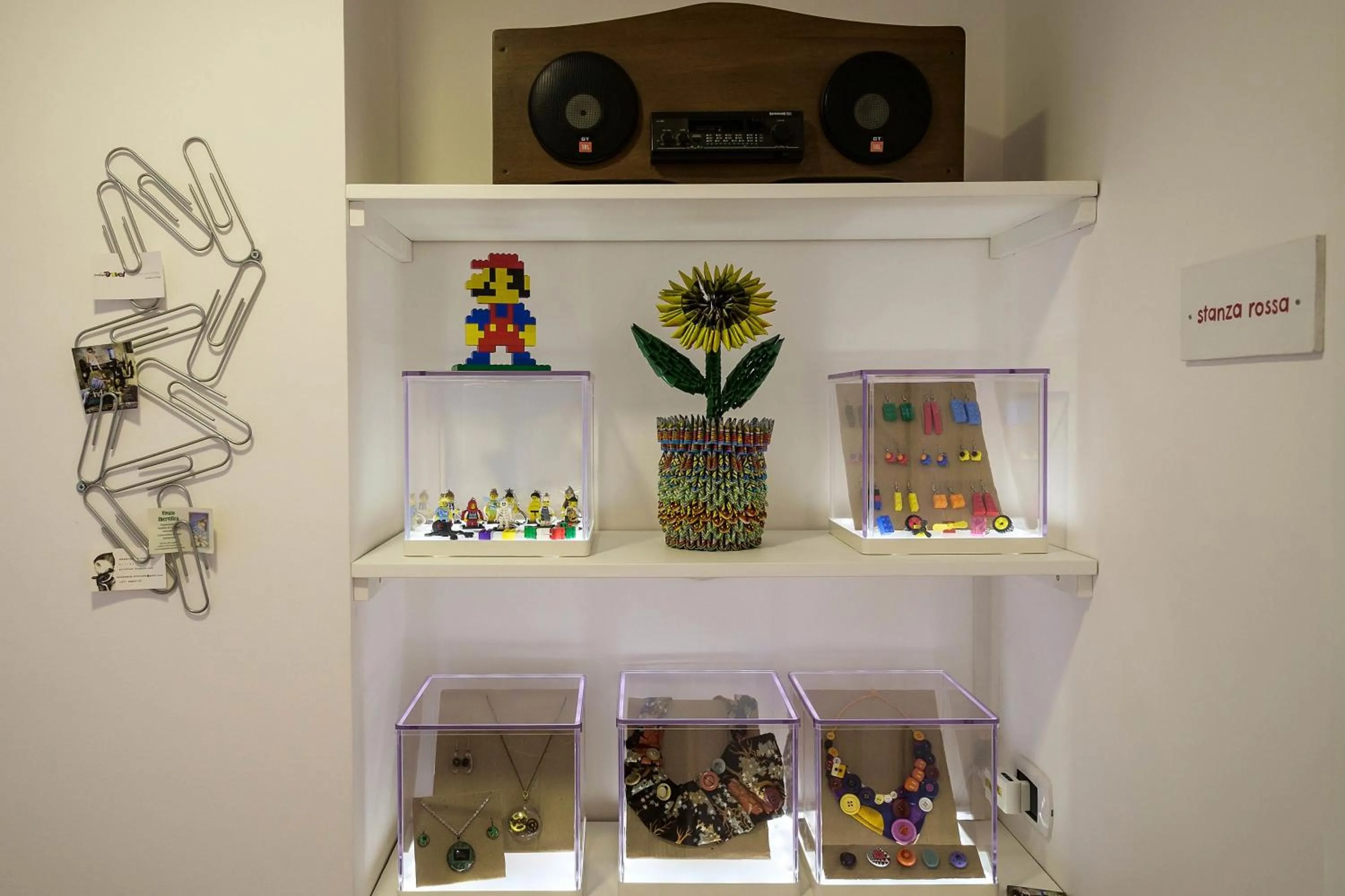 On-site shops in MAD Bed & Breakfast