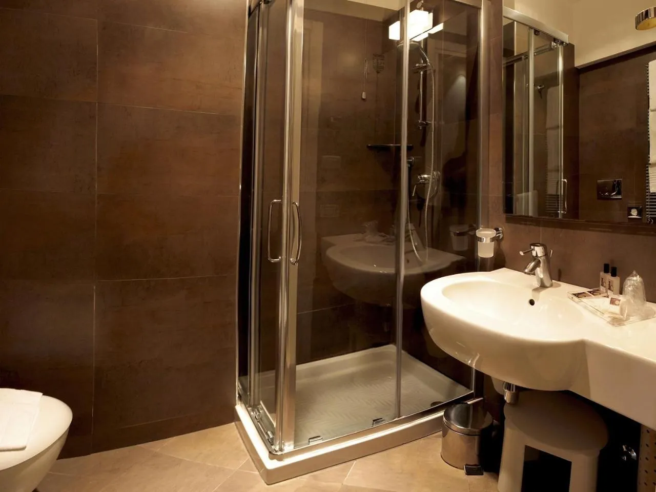 Bathroom in Hotel Dell'Opera