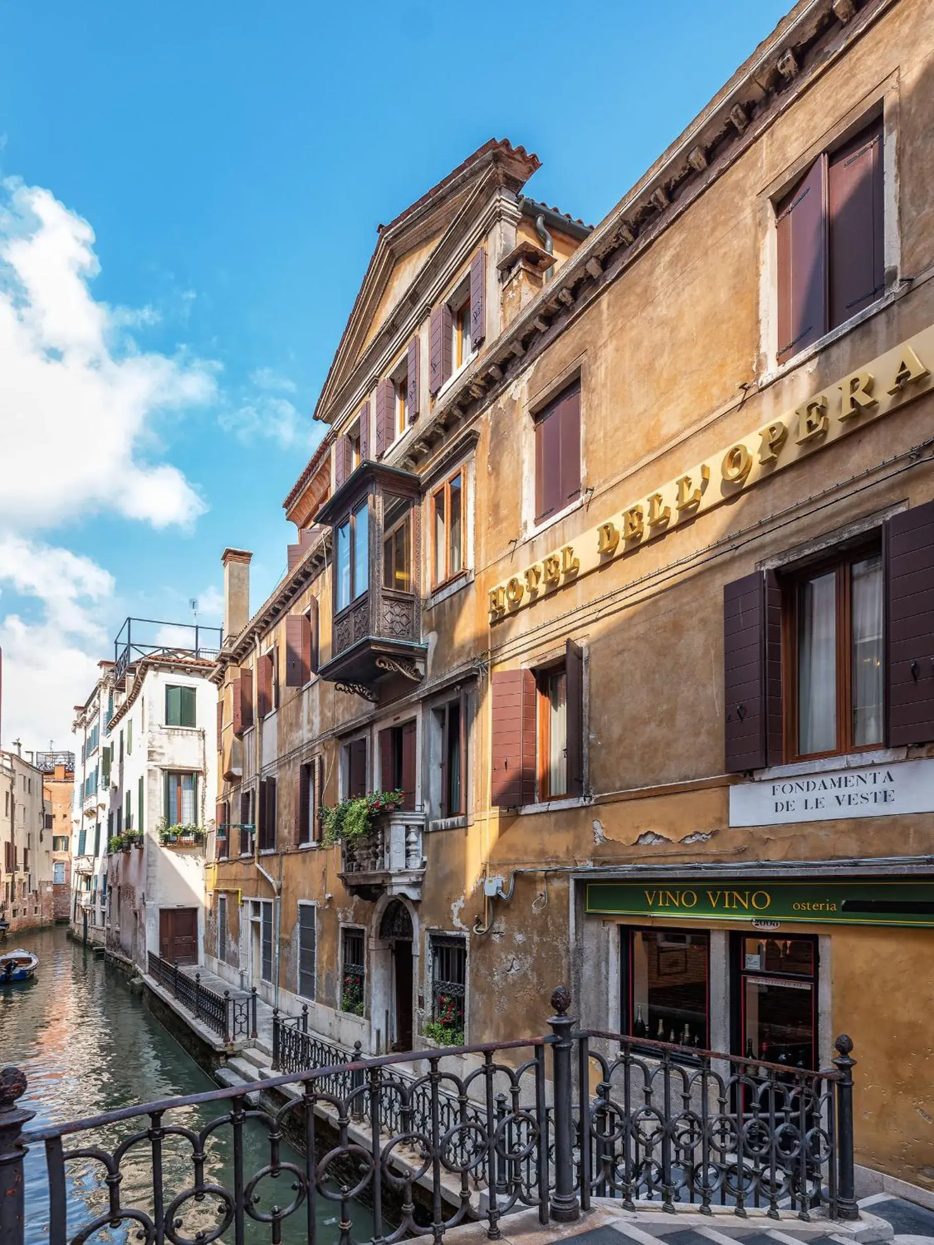 Facade/entrance in Hotel Dell'Opera Facade/entrance in Hotel Dell'Opera