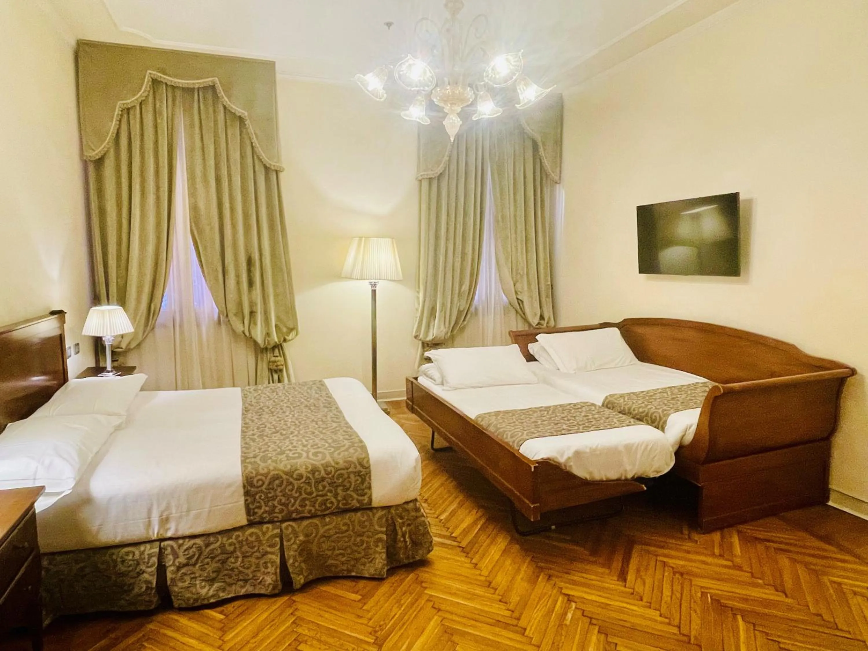 Bedroom, Bed in Hotel Dell'Opera