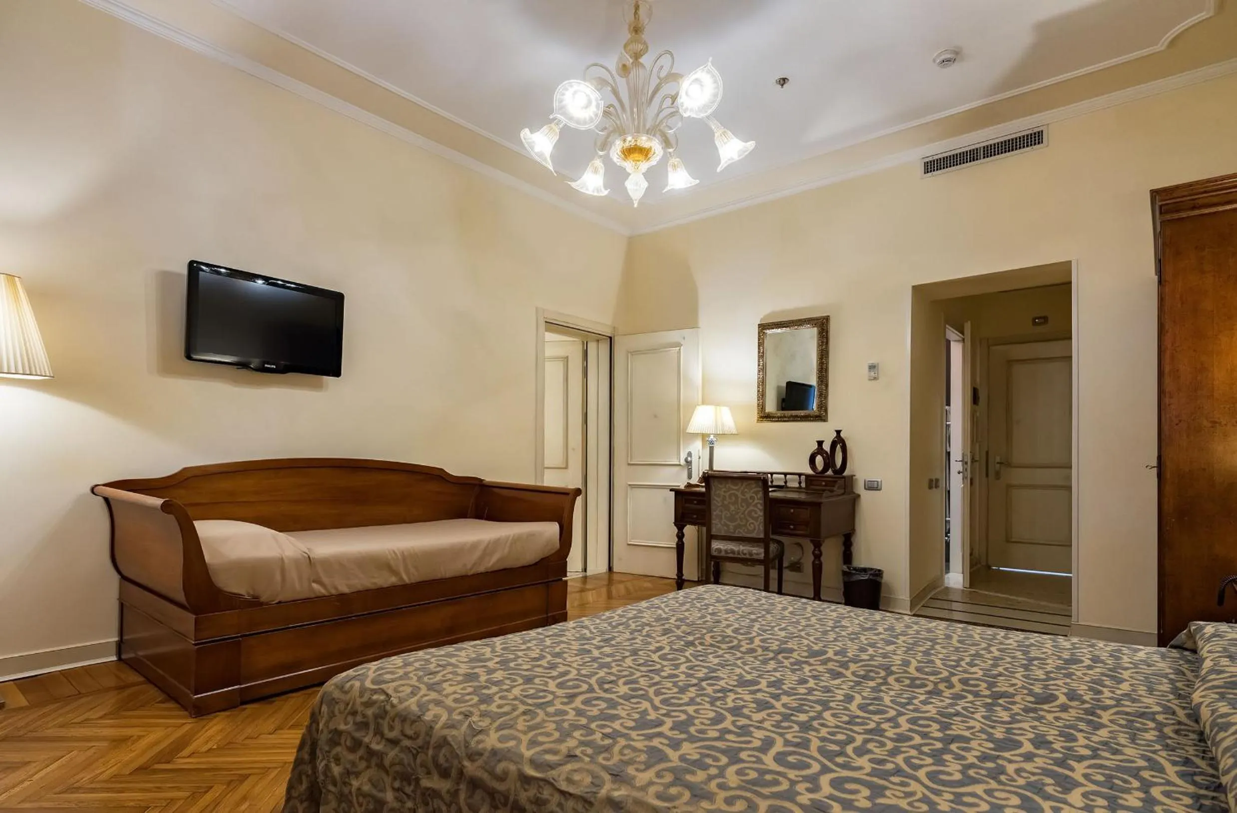 Bedroom, Bed in Hotel Dell'Opera