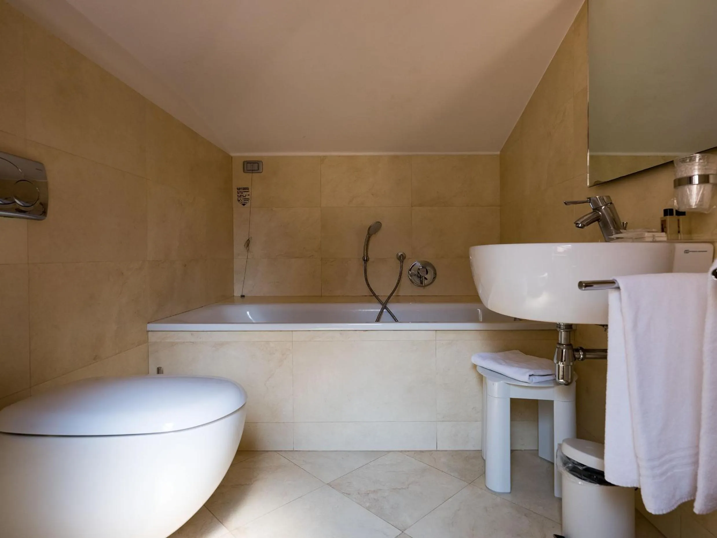 Bathroom in Hotel Dell'Opera