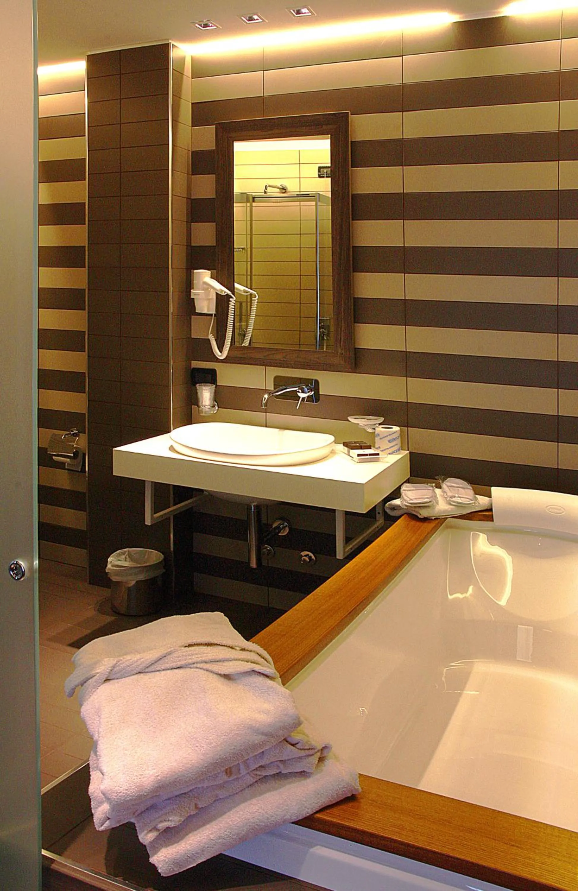 Bathroom in Hotel Aurora