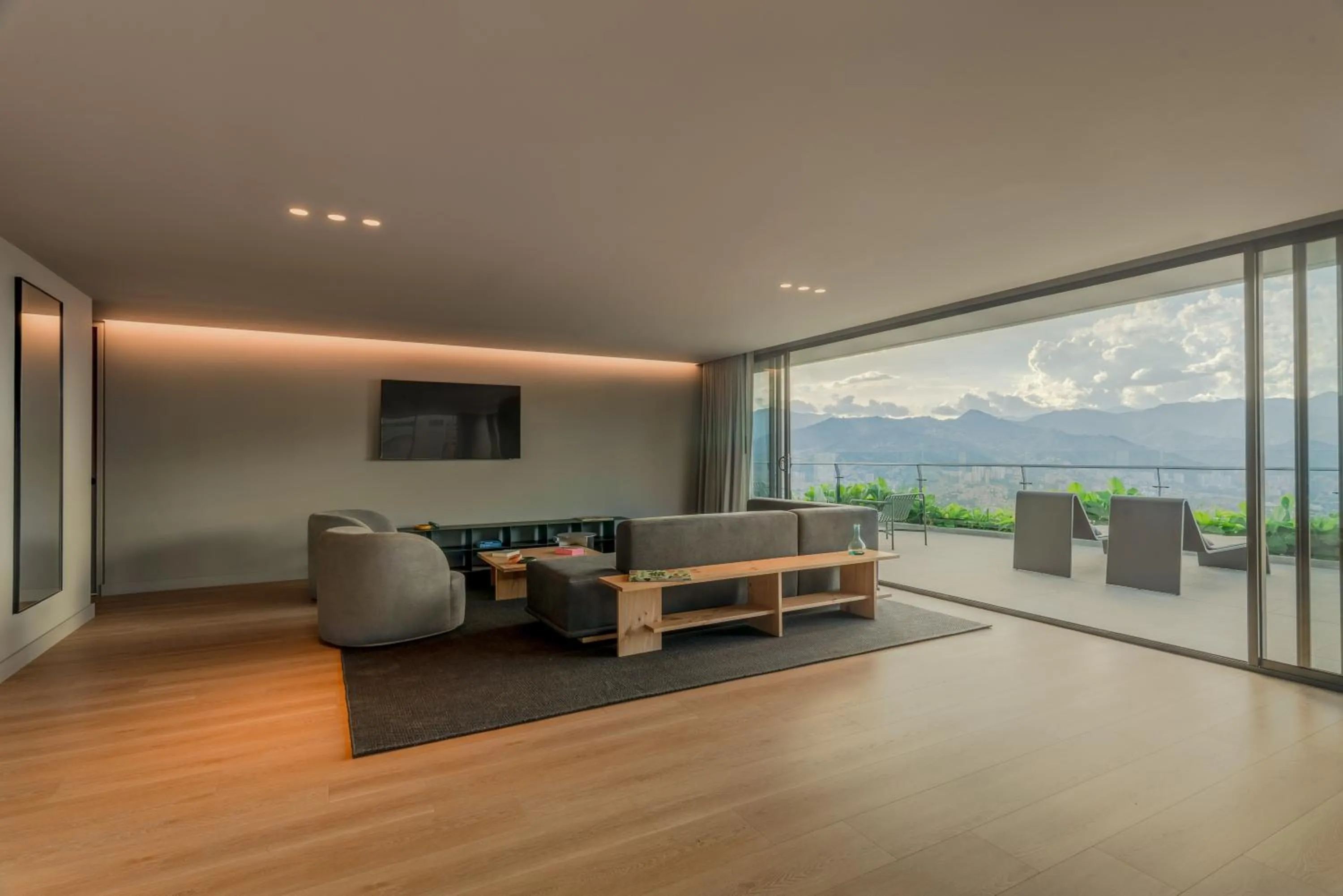 Three-Bedroom Deluxe Apartment in Wake BioHotel, a Member of Design Hotels