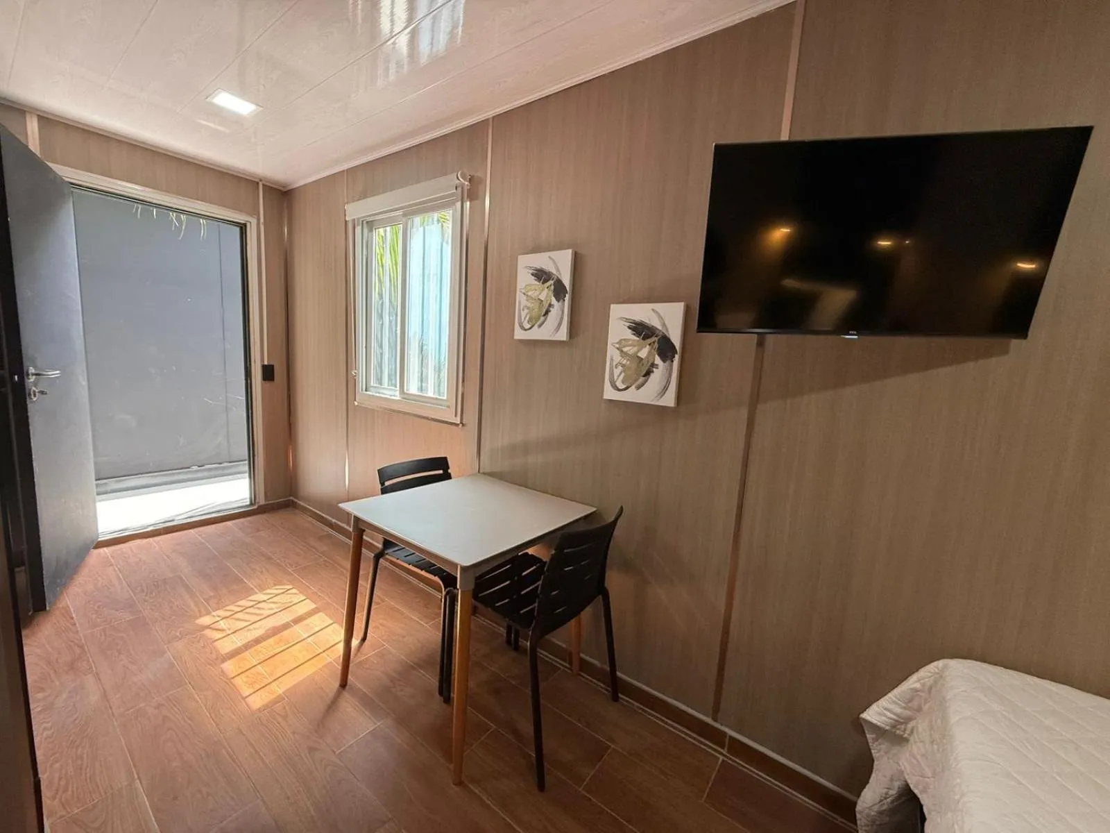 TV and multimedia, Bed in VUE by The Cabins