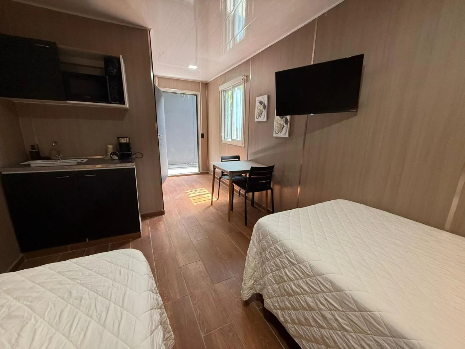 Kitchen or kitchenette, Bed in VUE by The Cabins