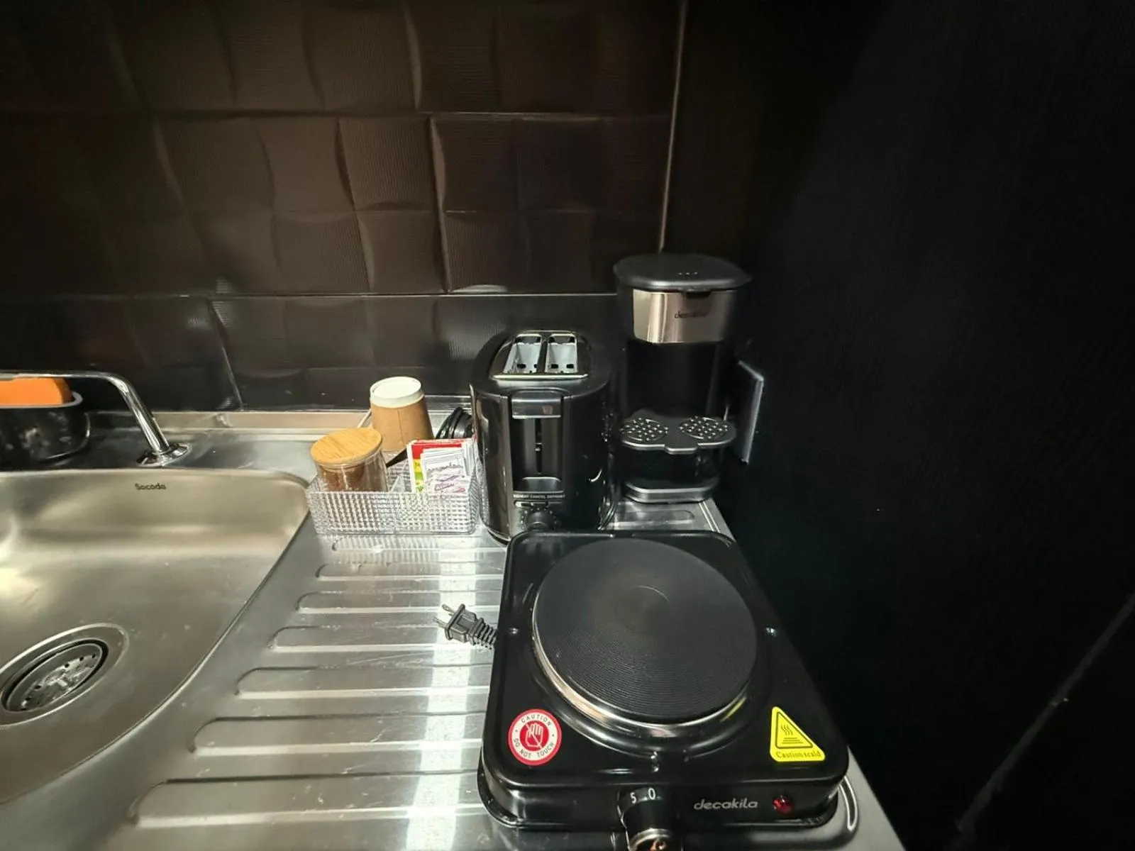 Coffee/tea facilities in VUE by The Cabins