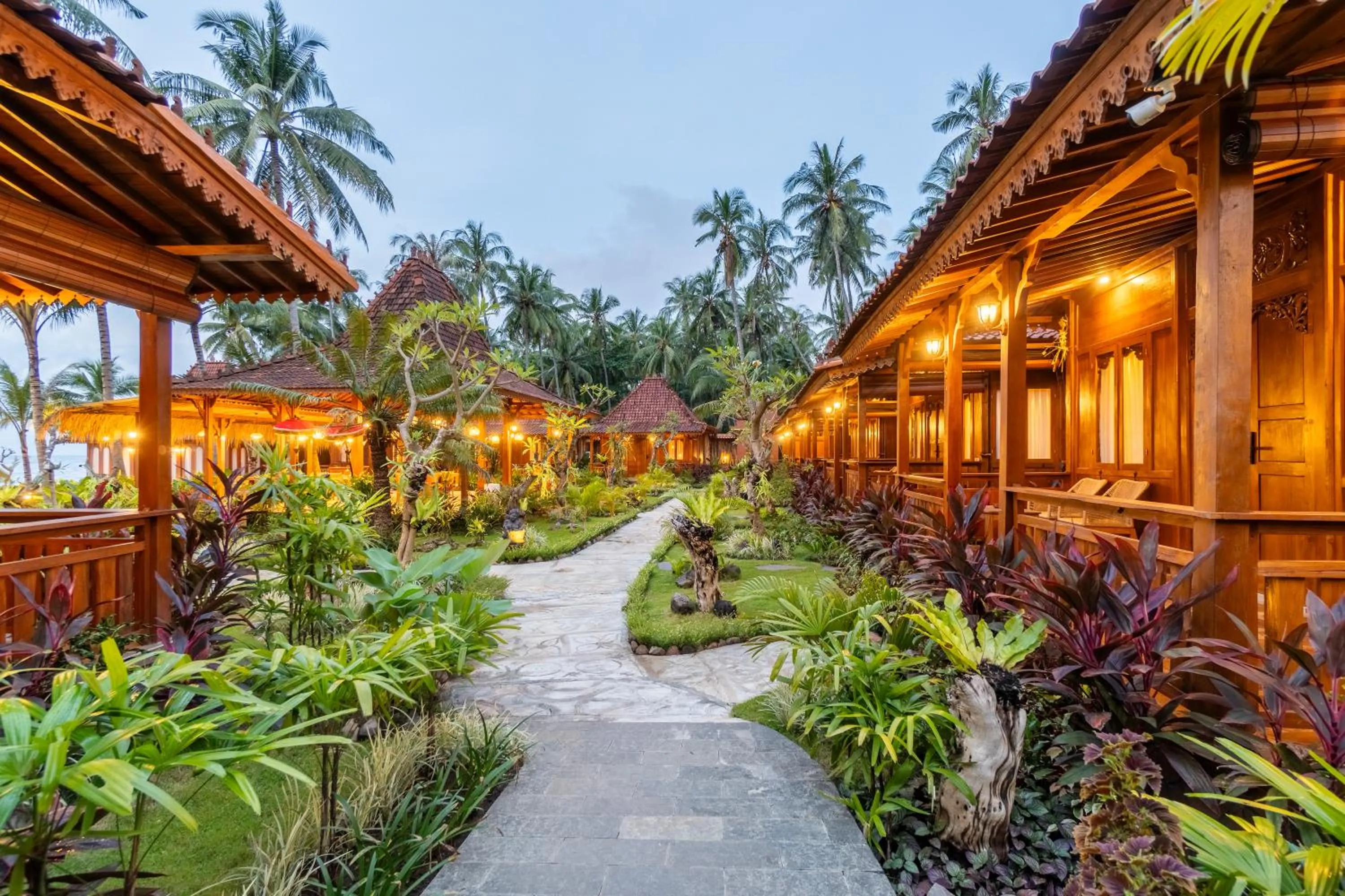 Dani Beach Villa - Beachfront Villas in Tejakula
