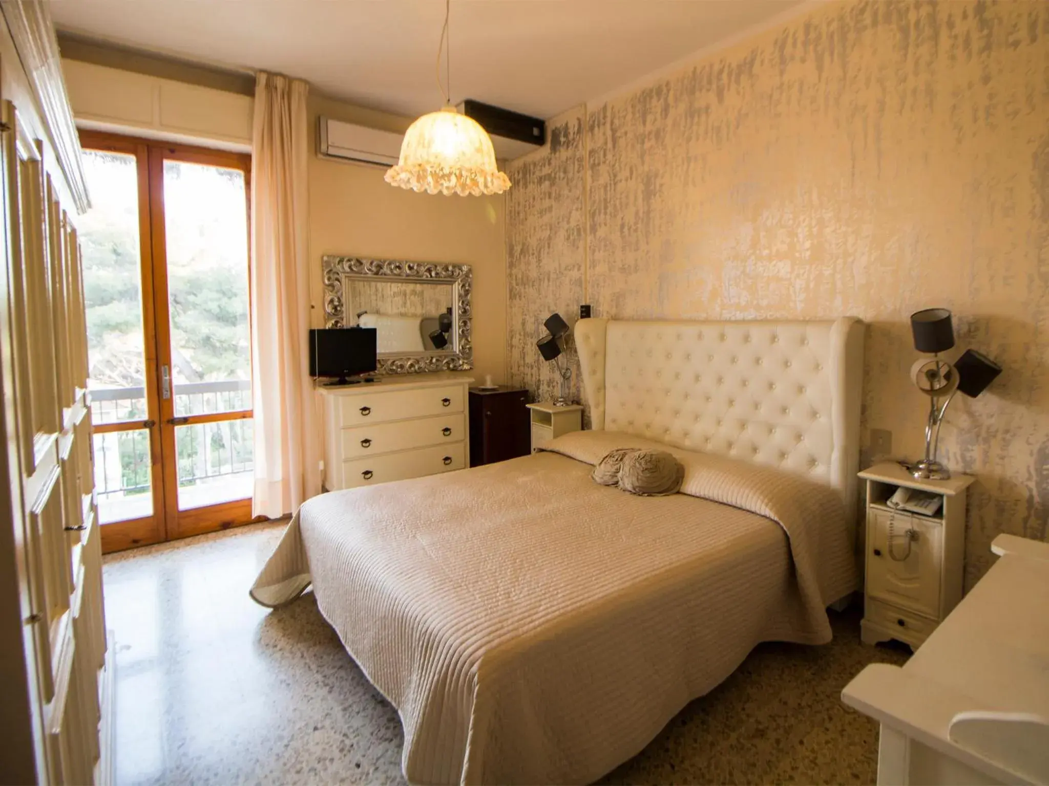 Bed in Hotel Atlantico Bed in Hotel Atlantico