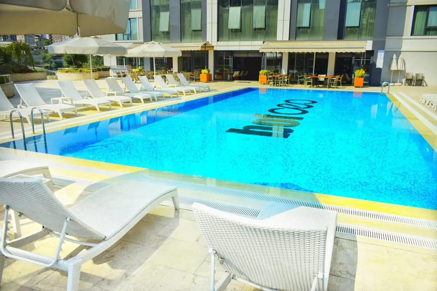 Swimming pool in Bof Hotels Ceo Suites Atasehir