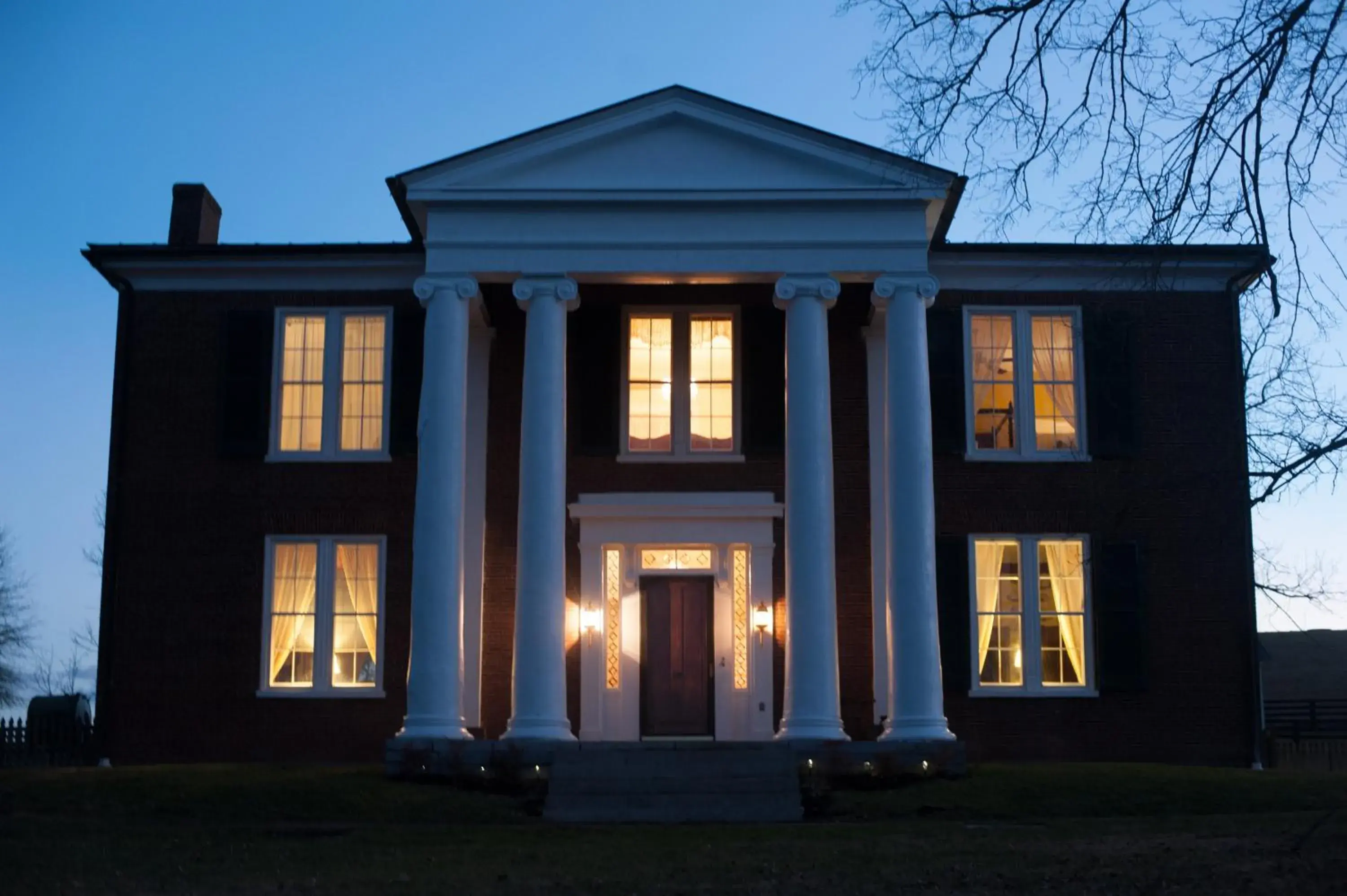 Property building in The Denny House Property building in The Denny House
