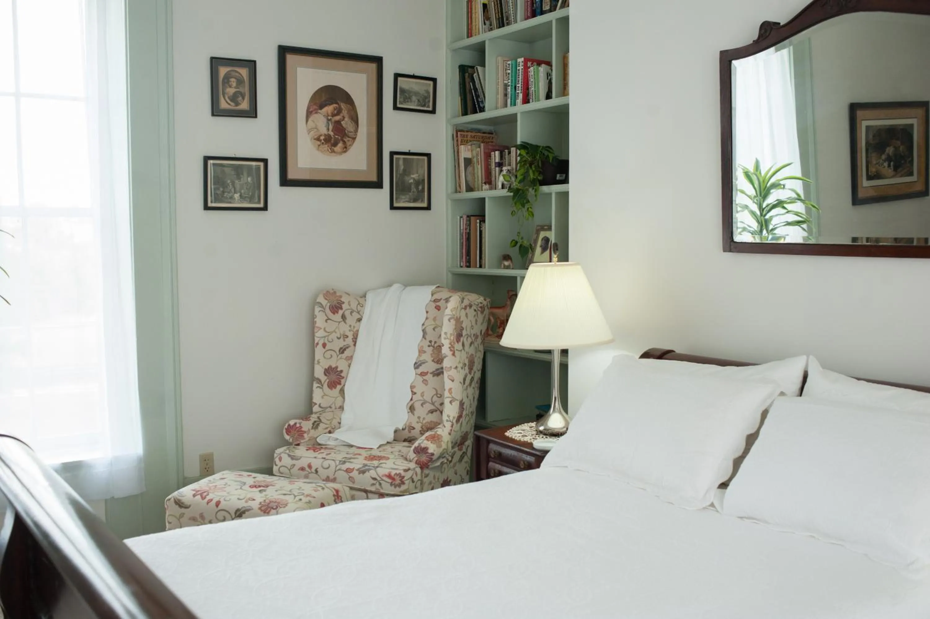 Photo of the whole room, Bed in The Denny House