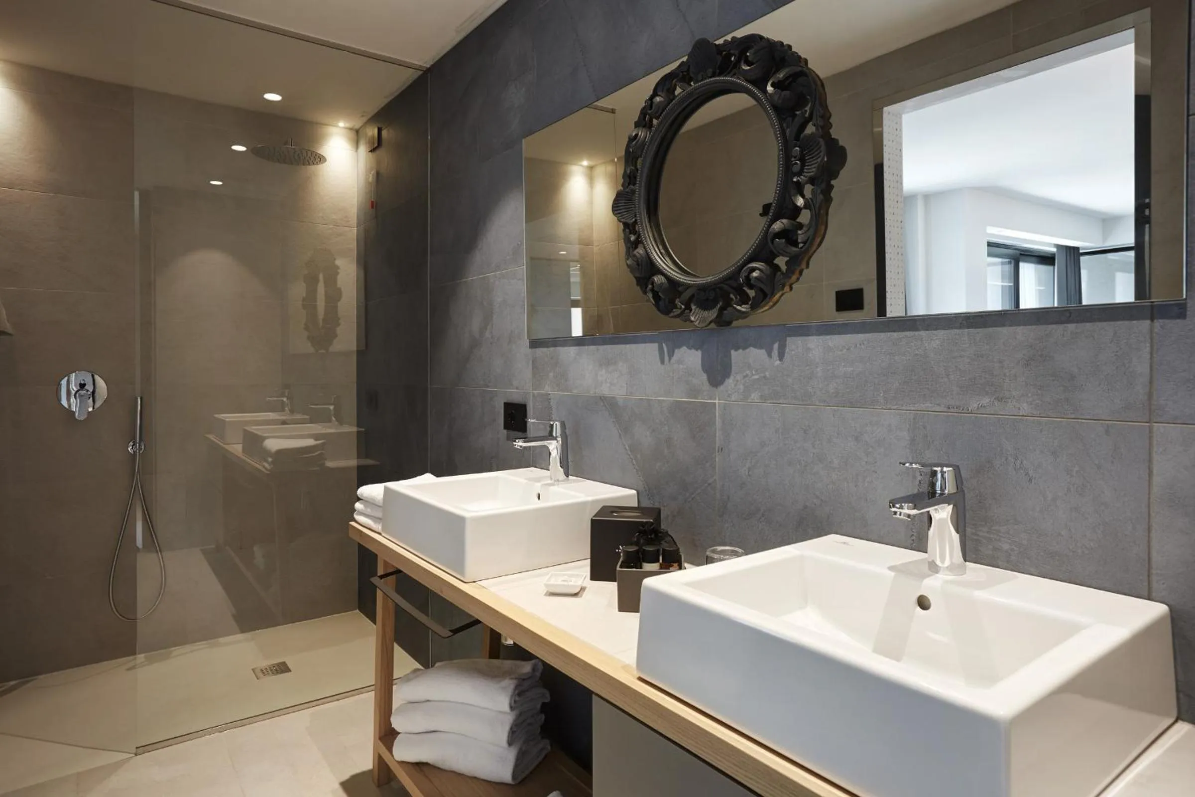 Shower in Hotel Villa Enrica