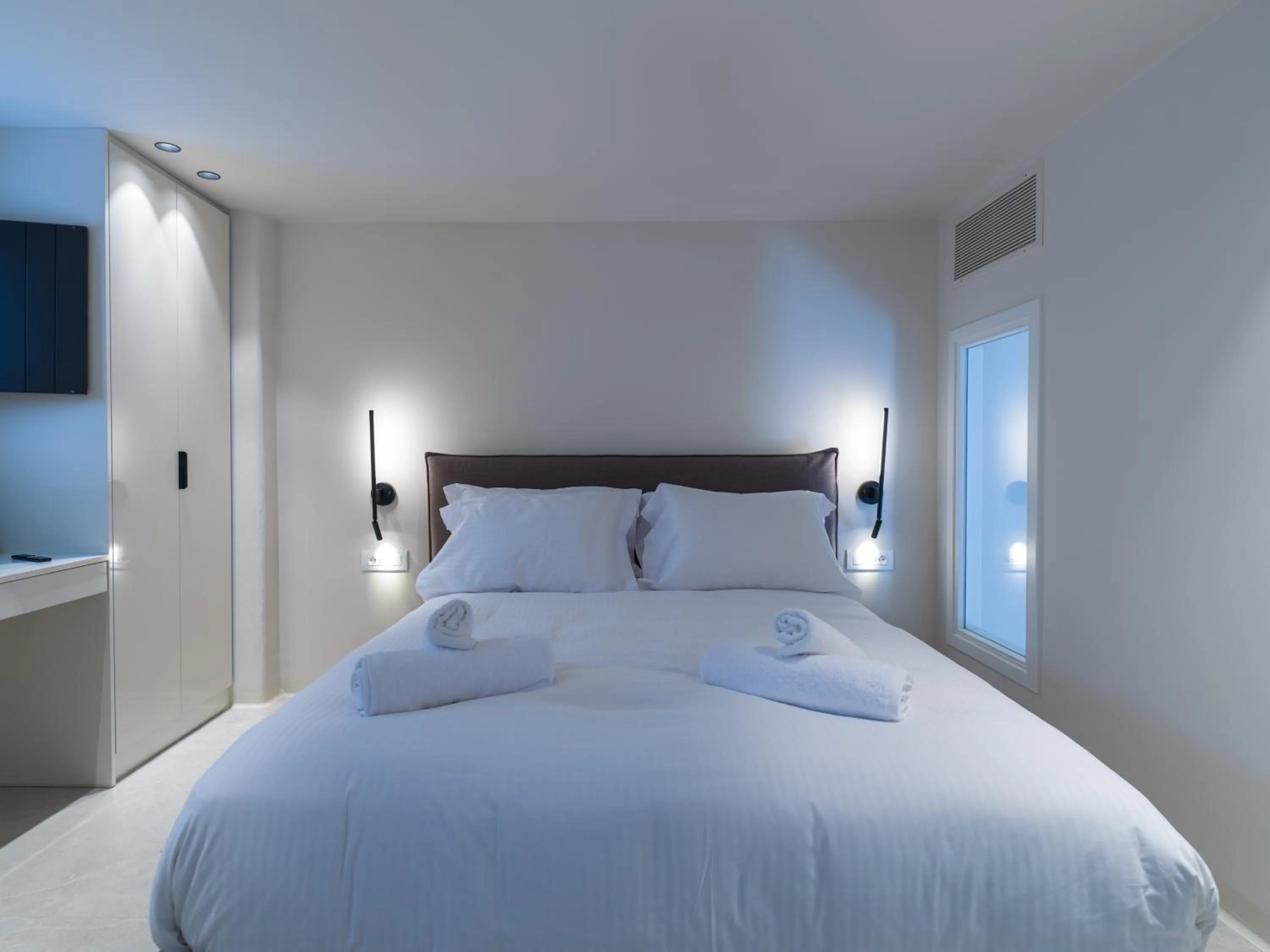 Bed in VEZO Suites Mykonos