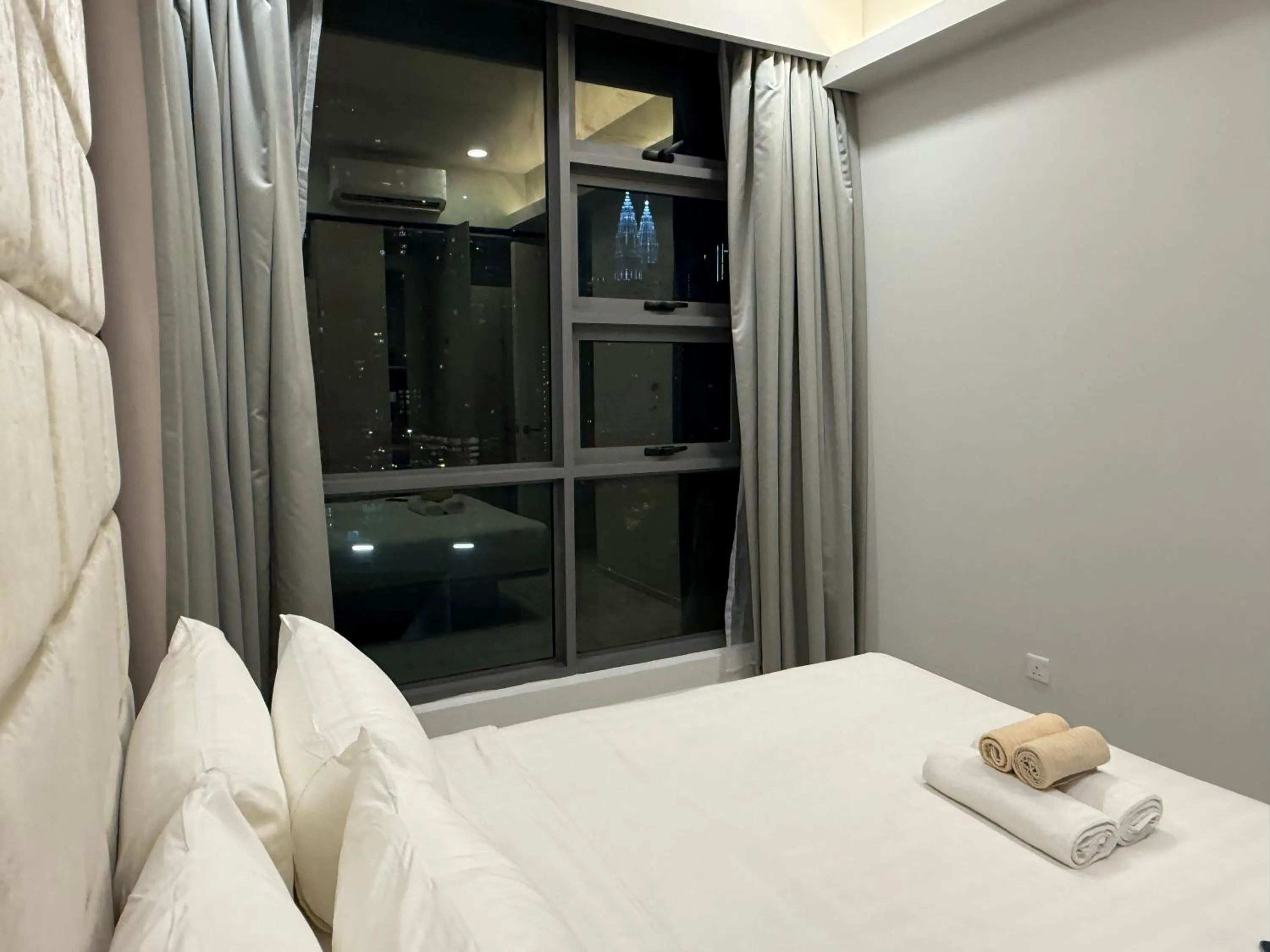 Bed in The Robertson Bukit Bintang