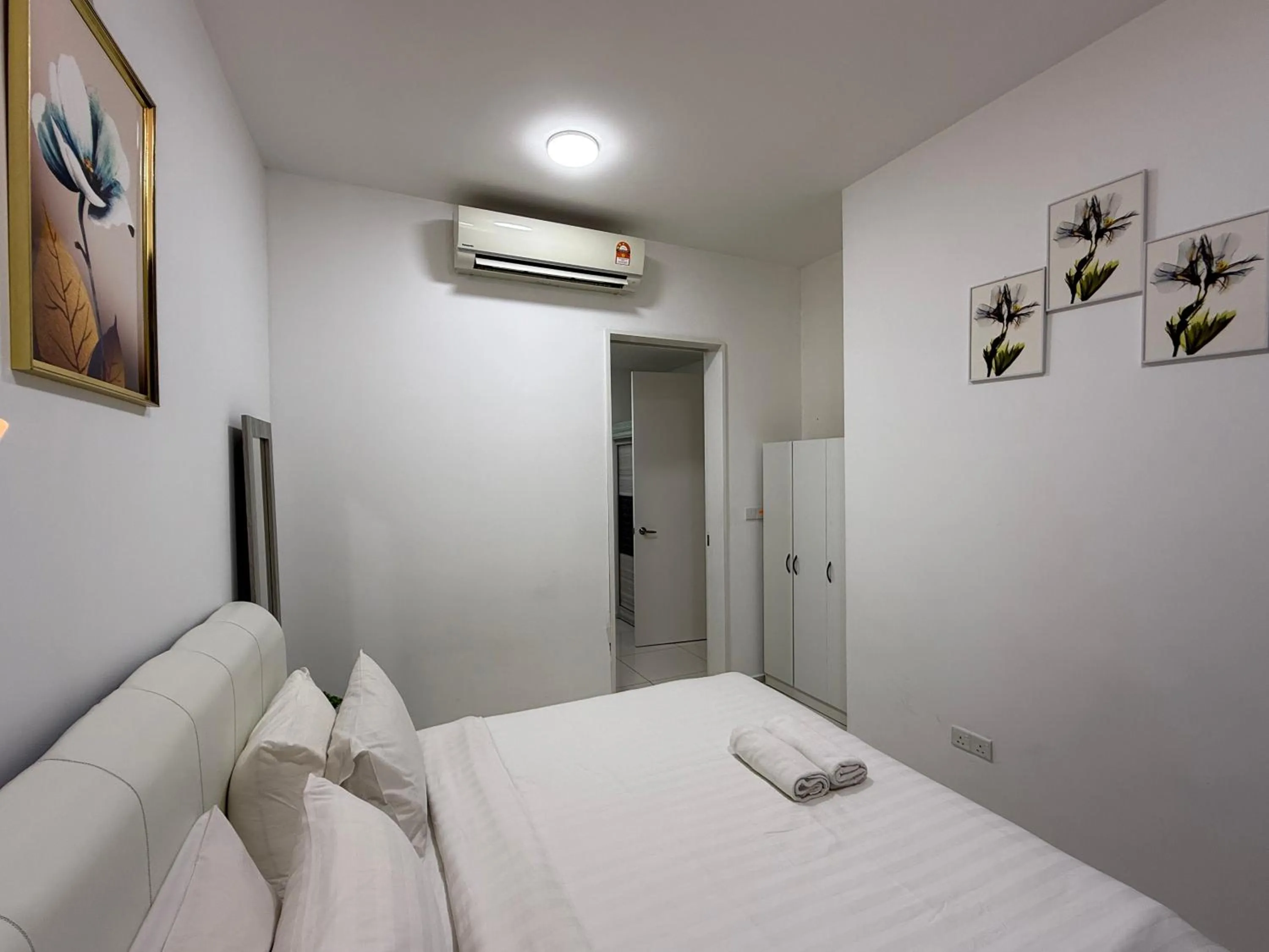 Bed in The Robertson Bukit Bintang