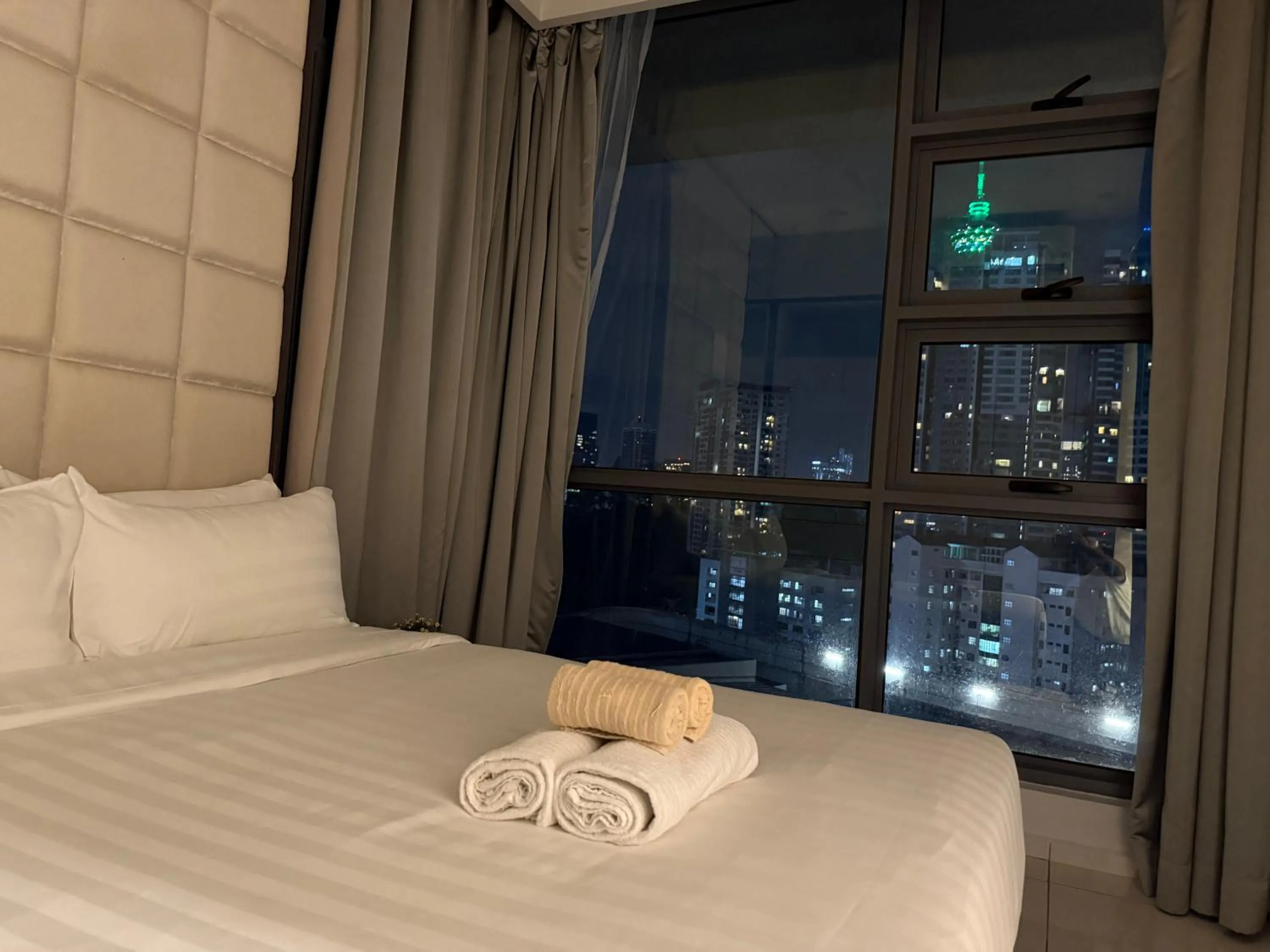 Bed in The Robertson Bukit Bintang