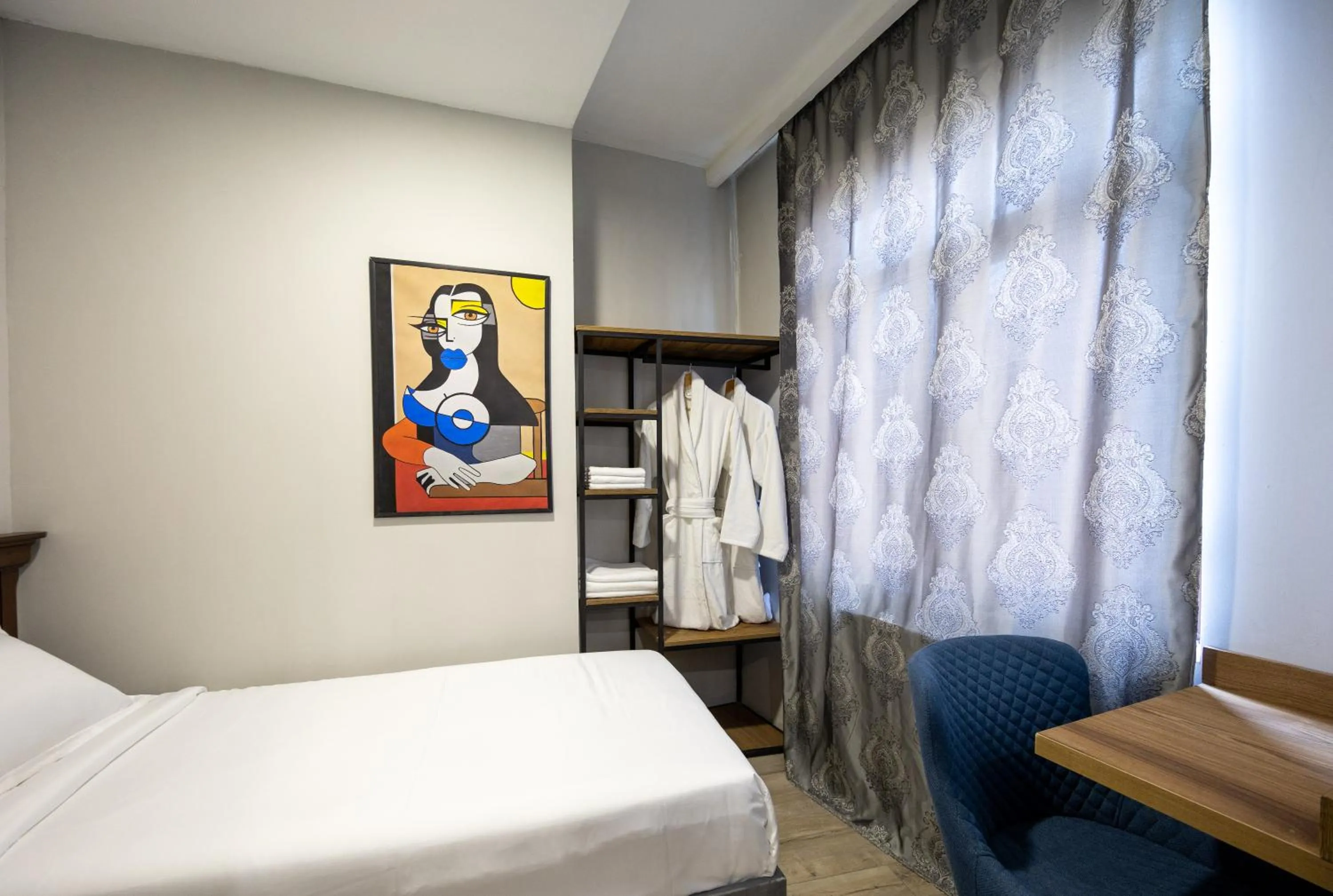 Bedroom, Bed in Regraph Hotel