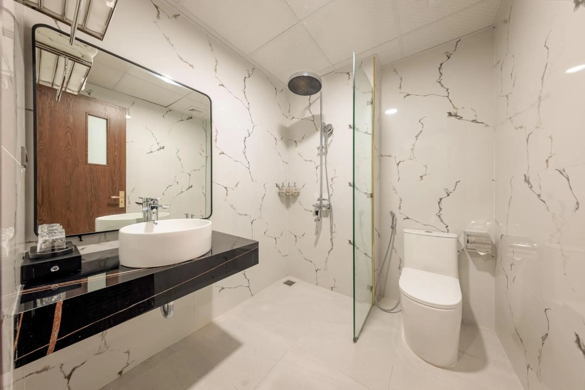 Shower in MAI Luxury Hotel Ninh Binh