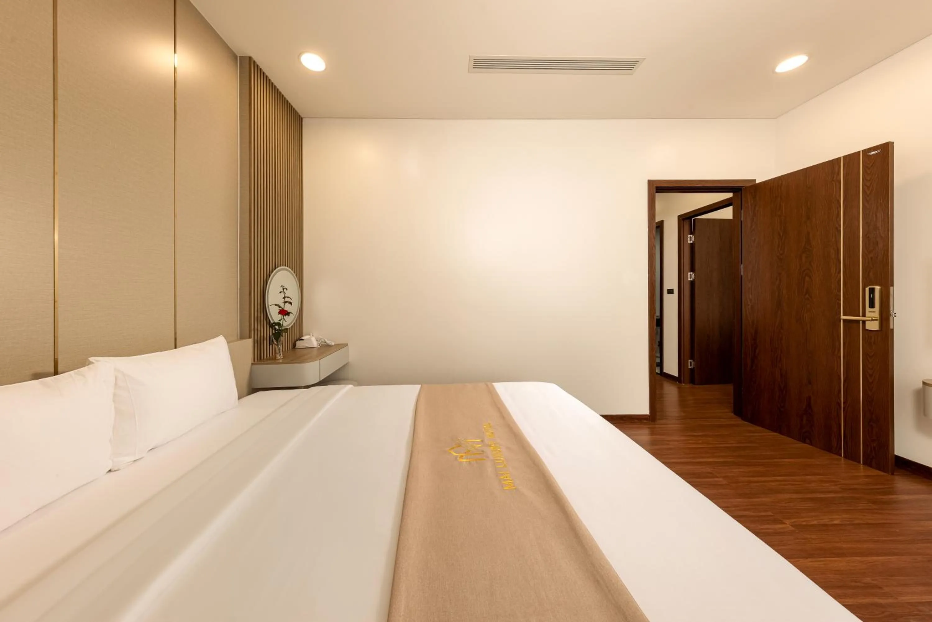 Bed in MAI Luxury Hotel Ninh Binh