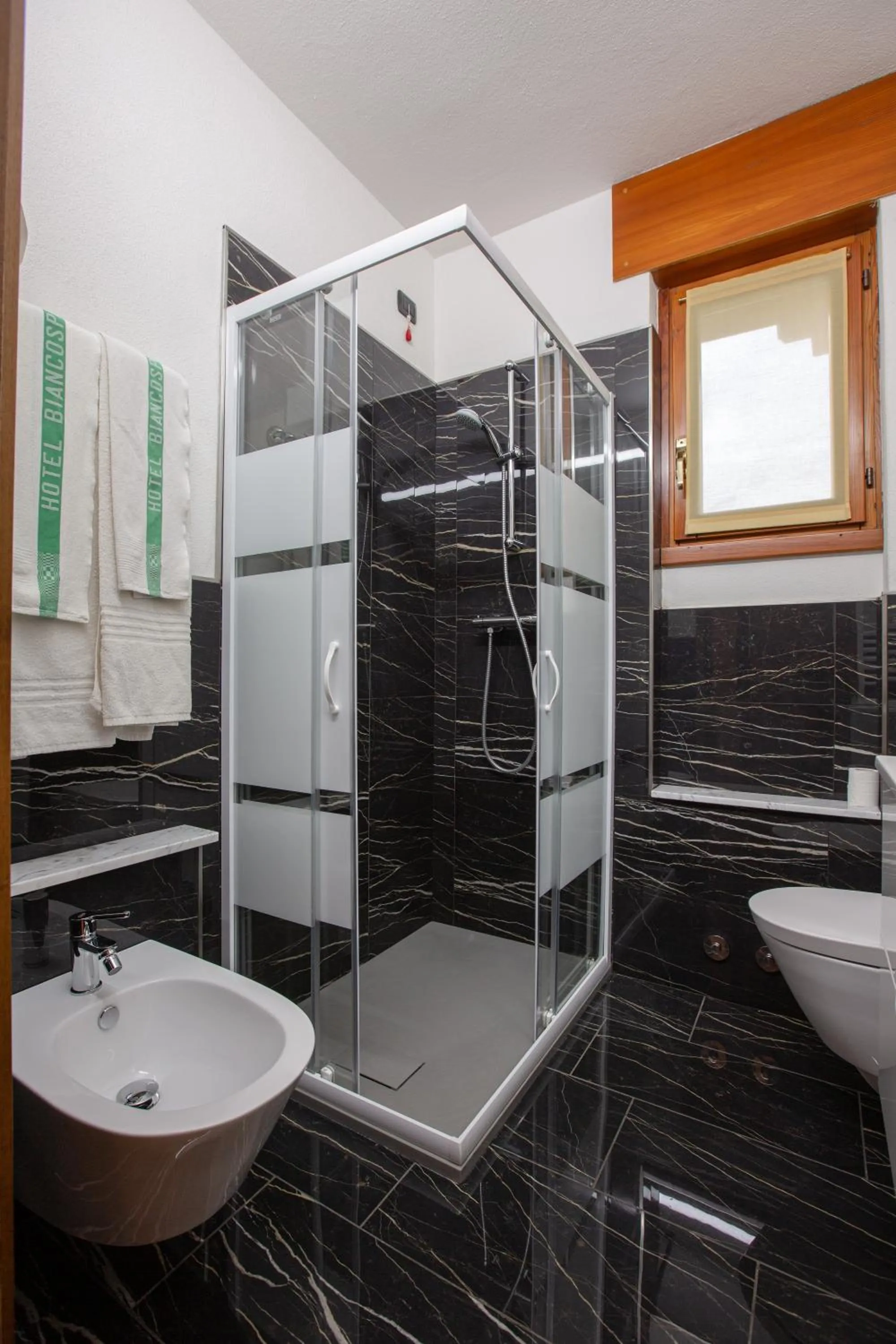 Shower in Hotel Biancospino