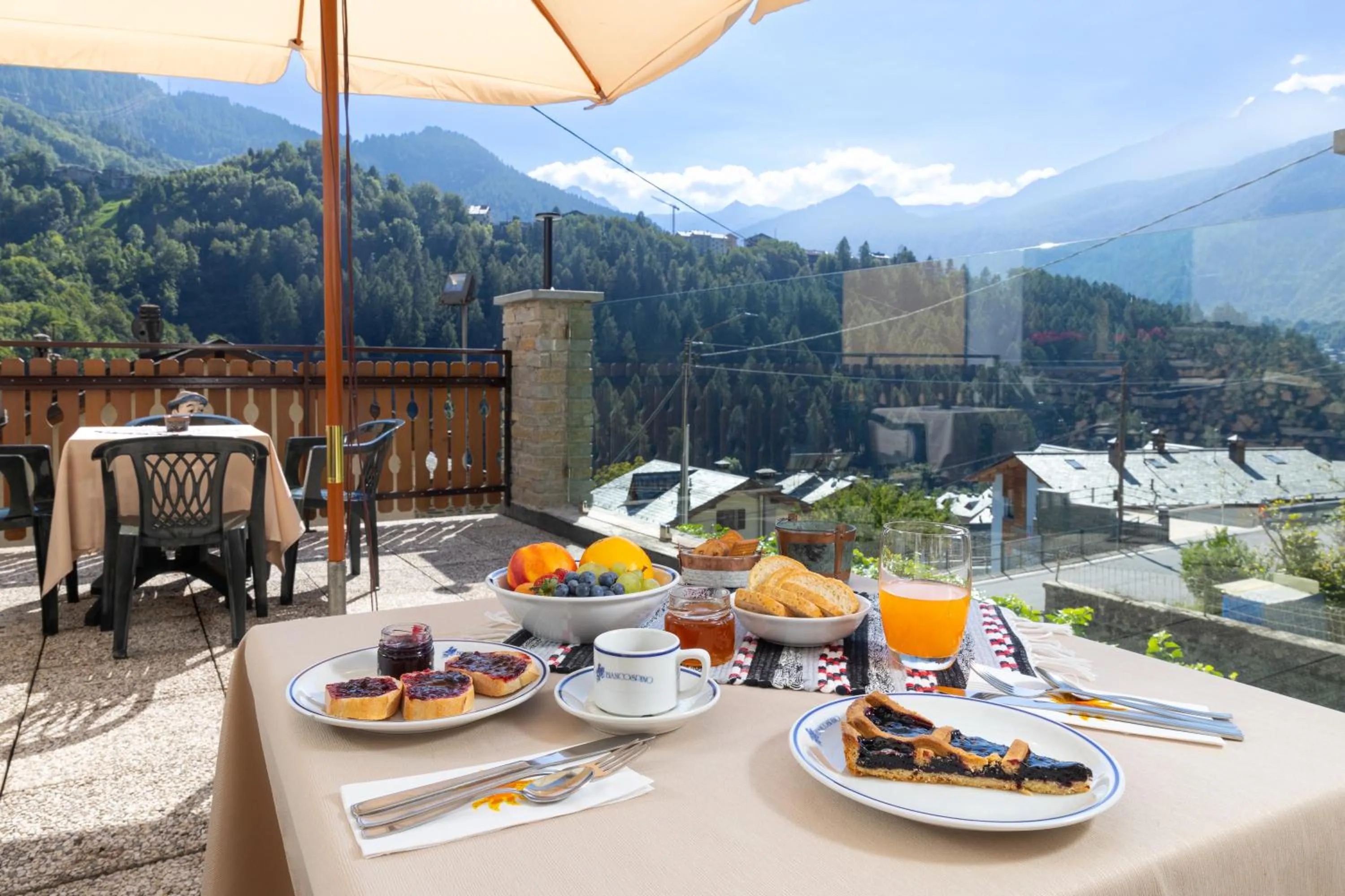 Breakfast in Hotel Biancospino