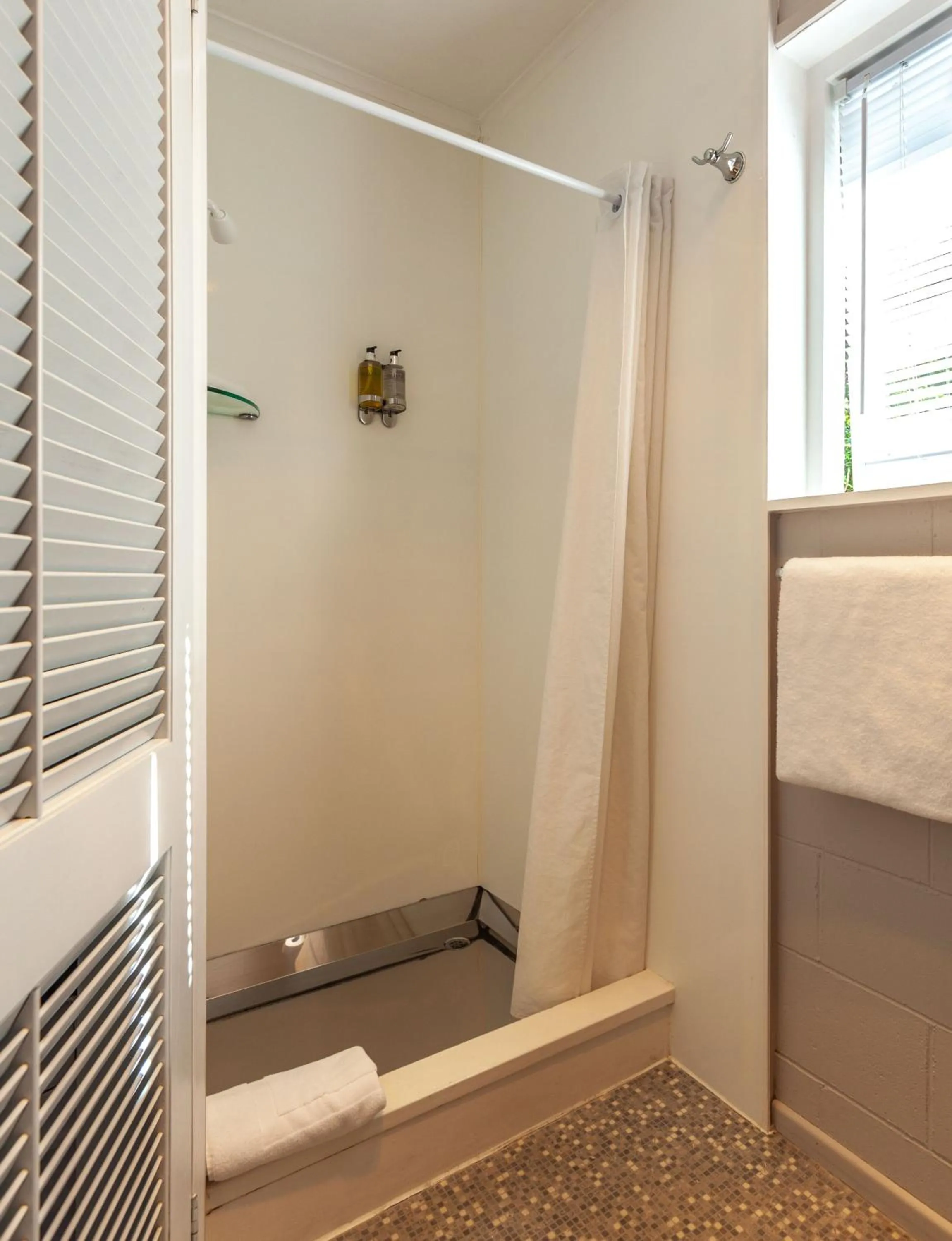 Shower in Brookby Motel