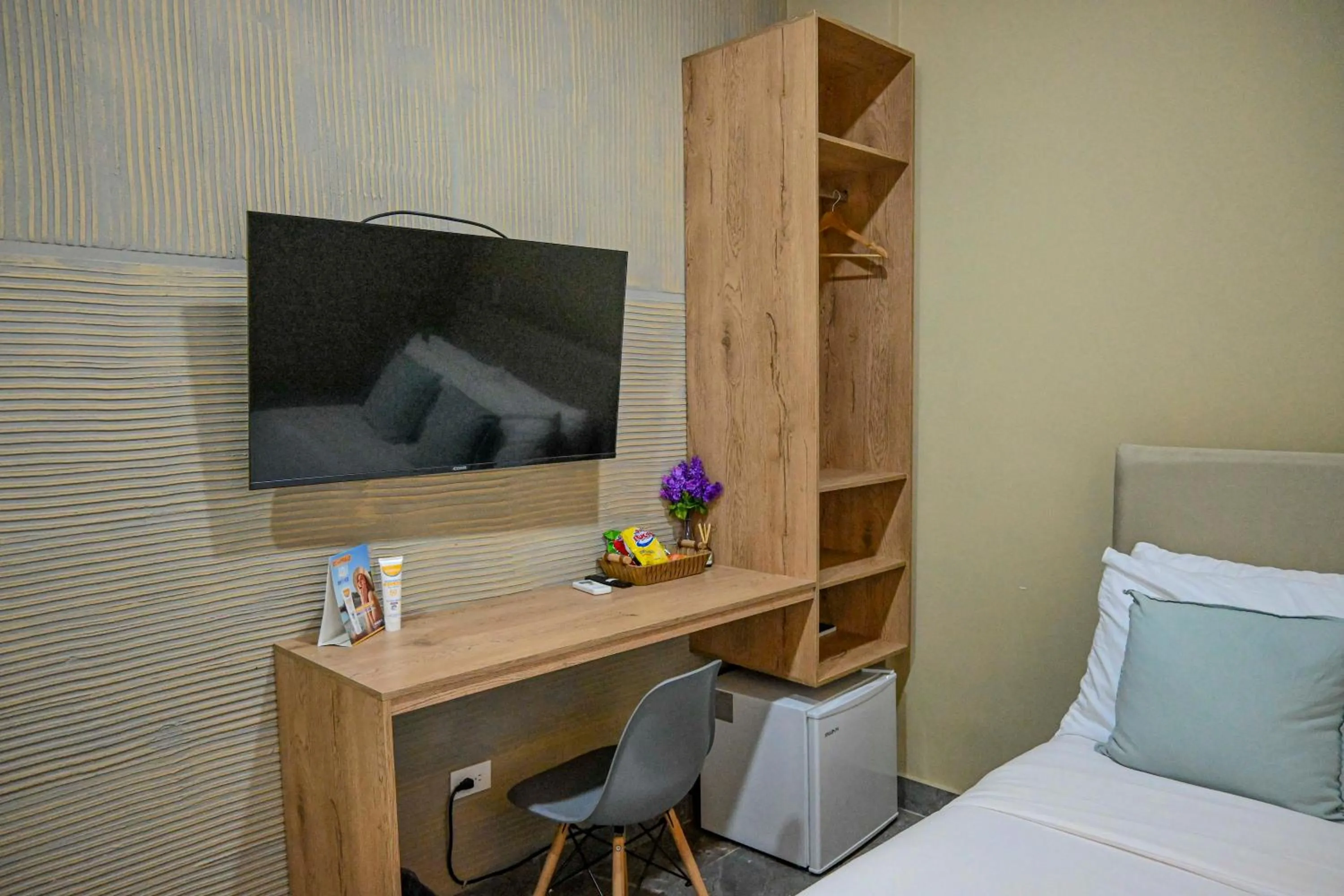 TV and multimedia, Bed in Hotel Bahía Azul Manga Cartagena