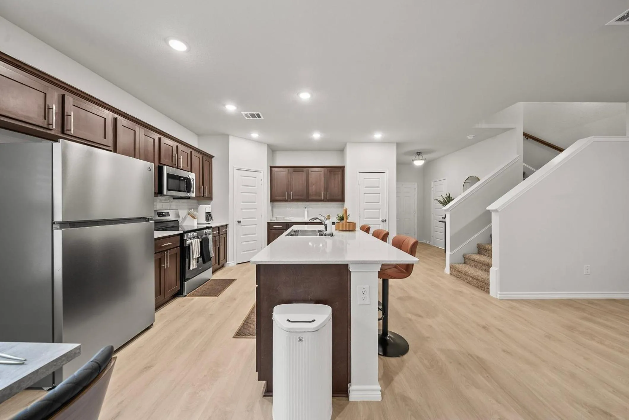 Luxurious 4 Bed Duplex Getaway!