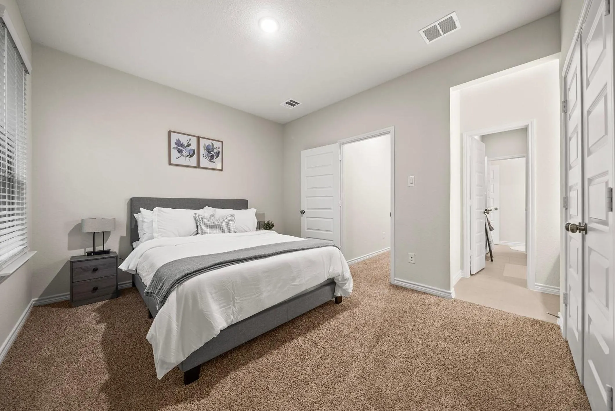 Luxurious 4 Bed Duplex Getaway!