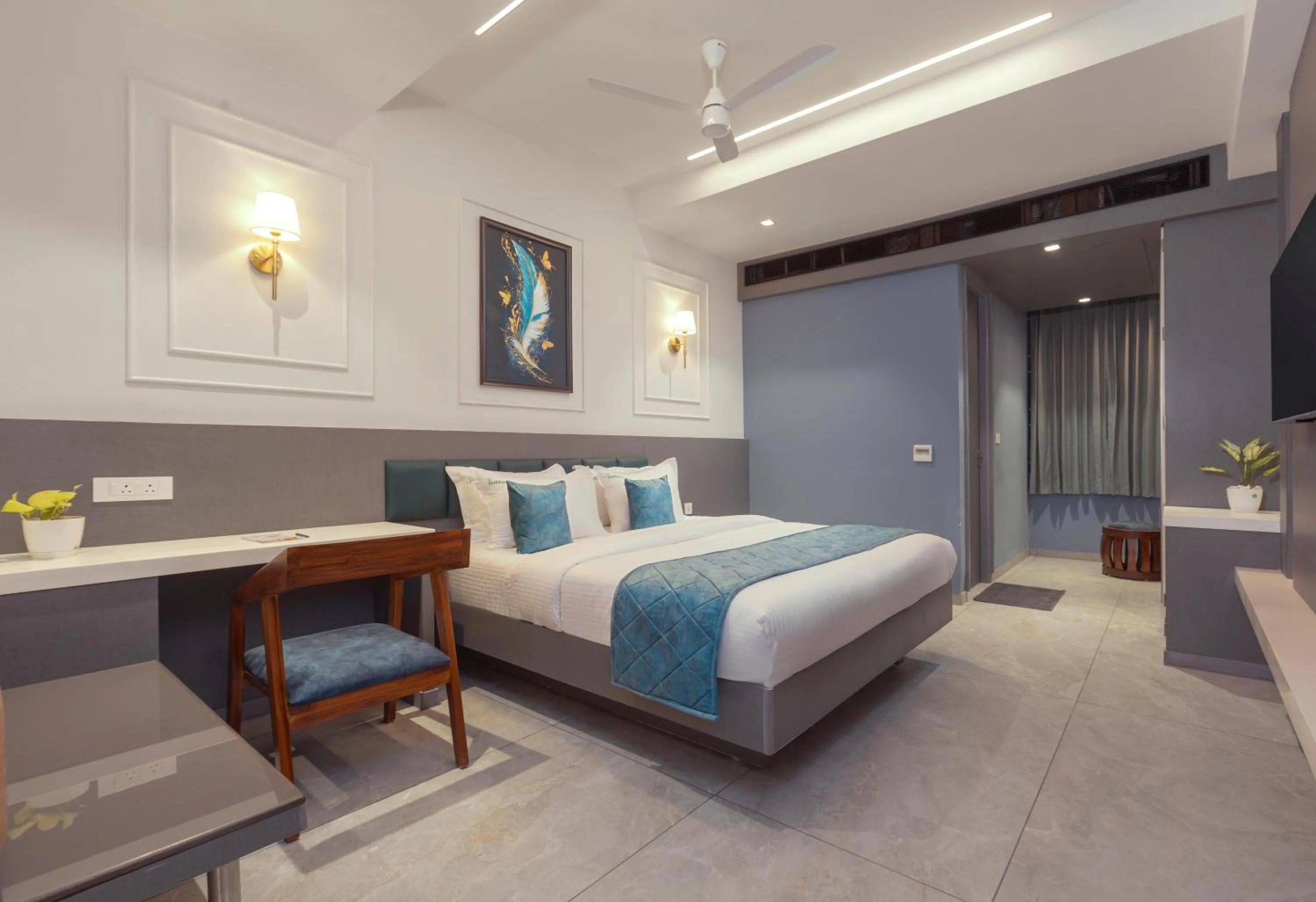 Bedroom, Bed in The Emerald